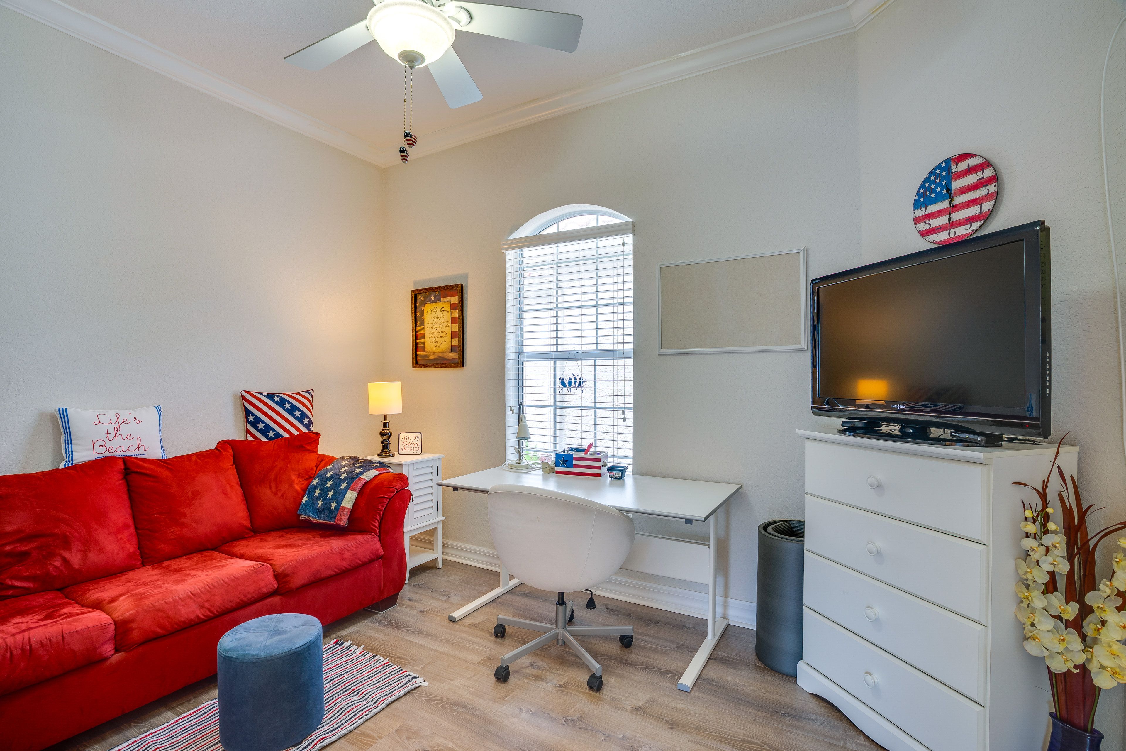 Bedroom 3 | Full Sleeper Sofa