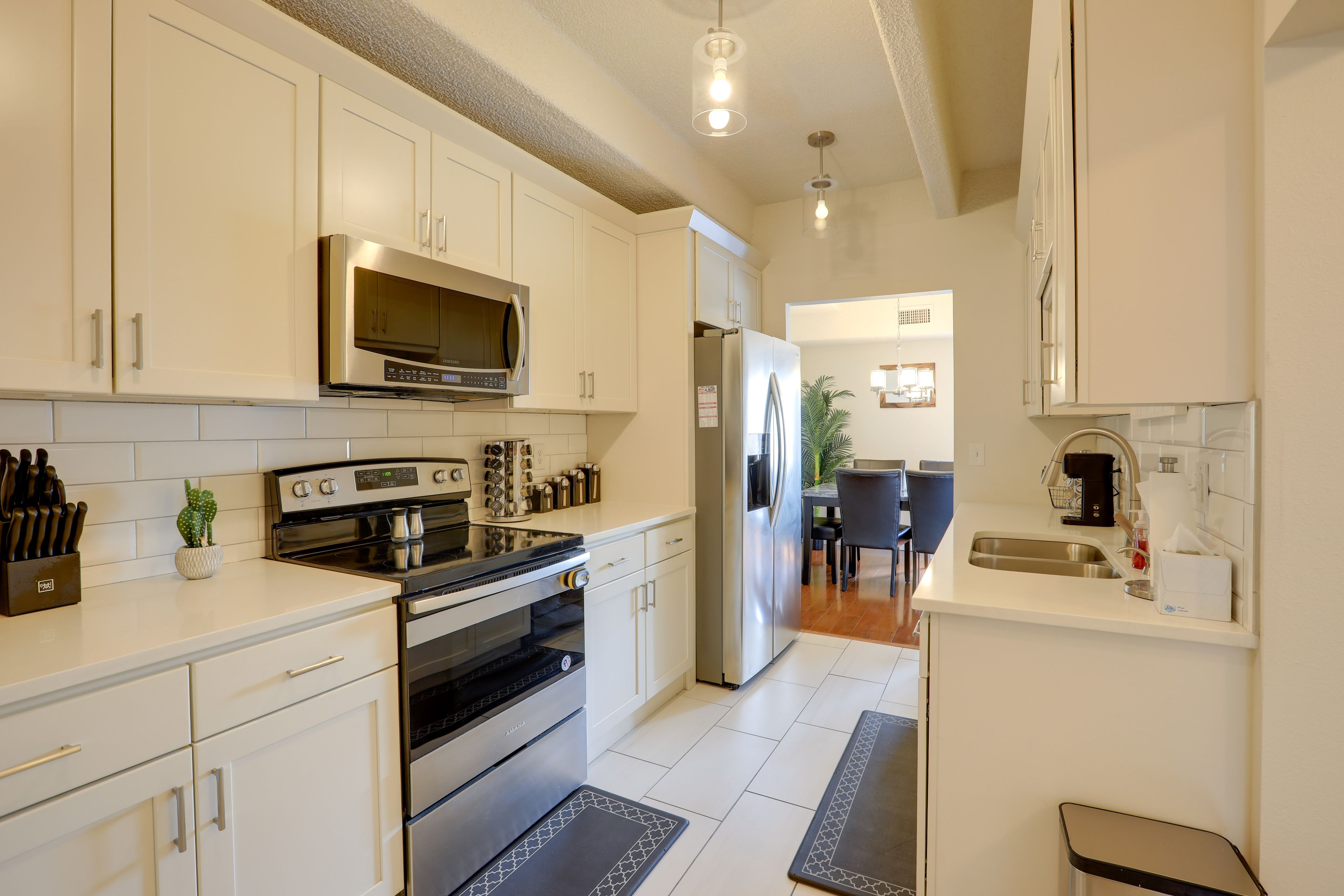 Kitchen | Central Heating & A/C | Free WiFi
