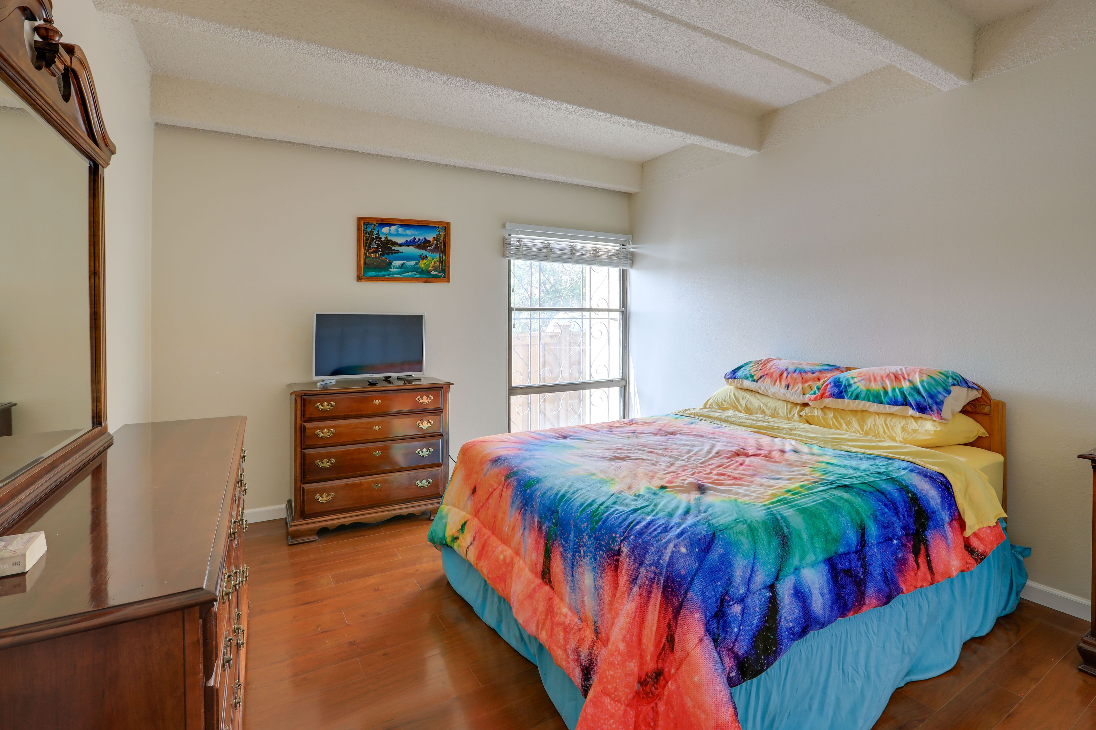 Bedroom 2 | Queen Bed