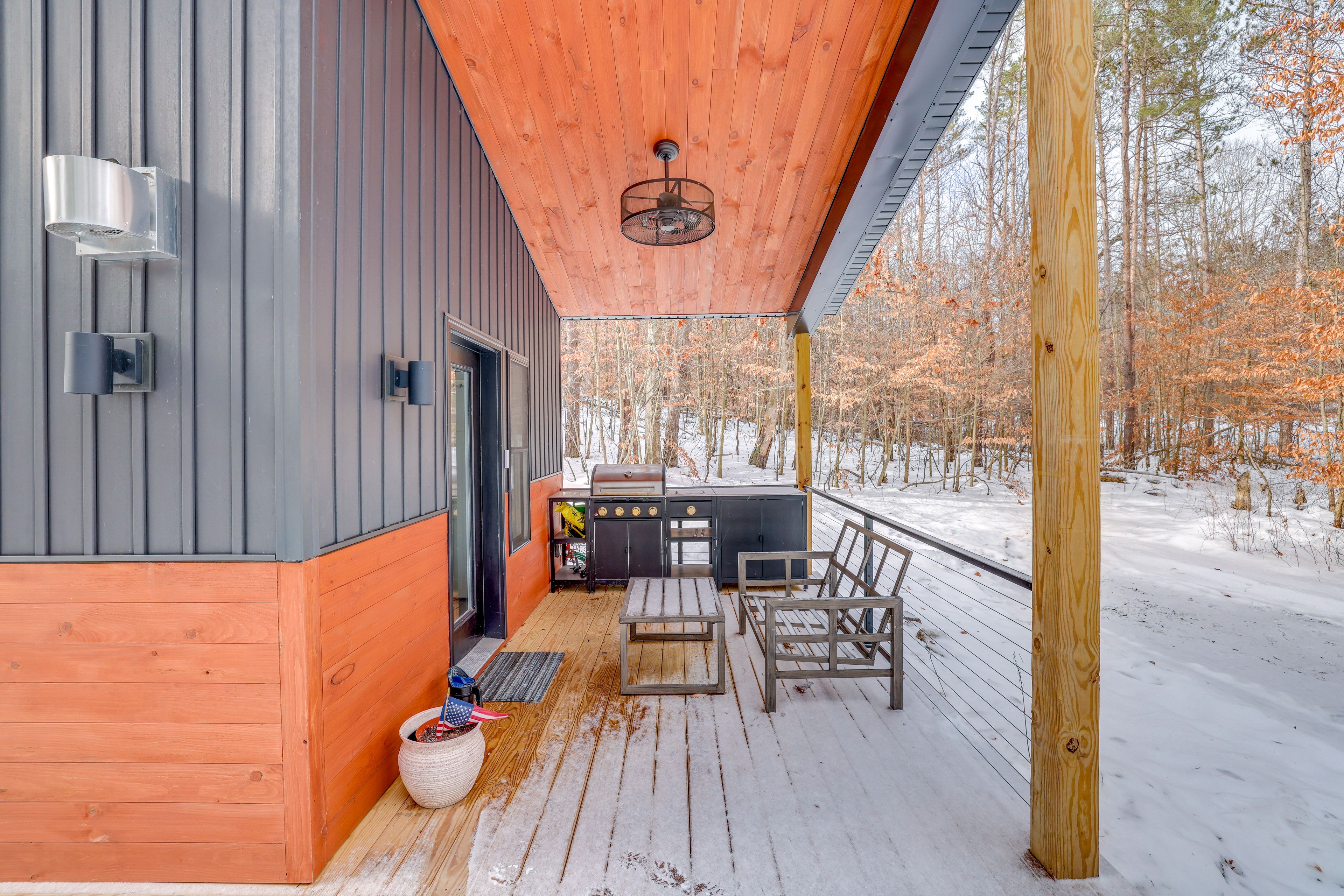Wooded Comfort Cabin Exterior