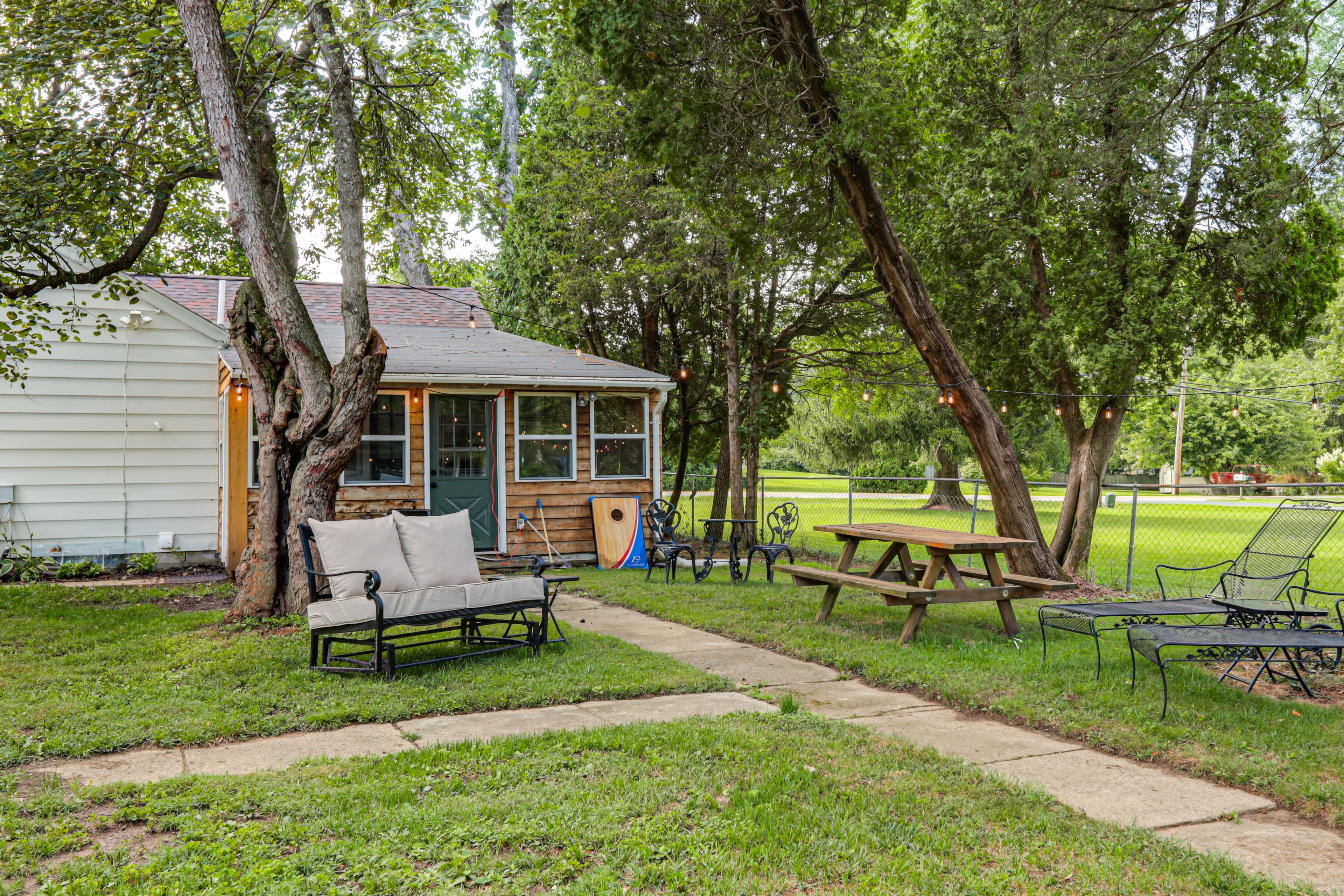 Dayton Vacation Rental | 3BR | 1BA | 1,642 Sq Ft | 2 Steps for Entry