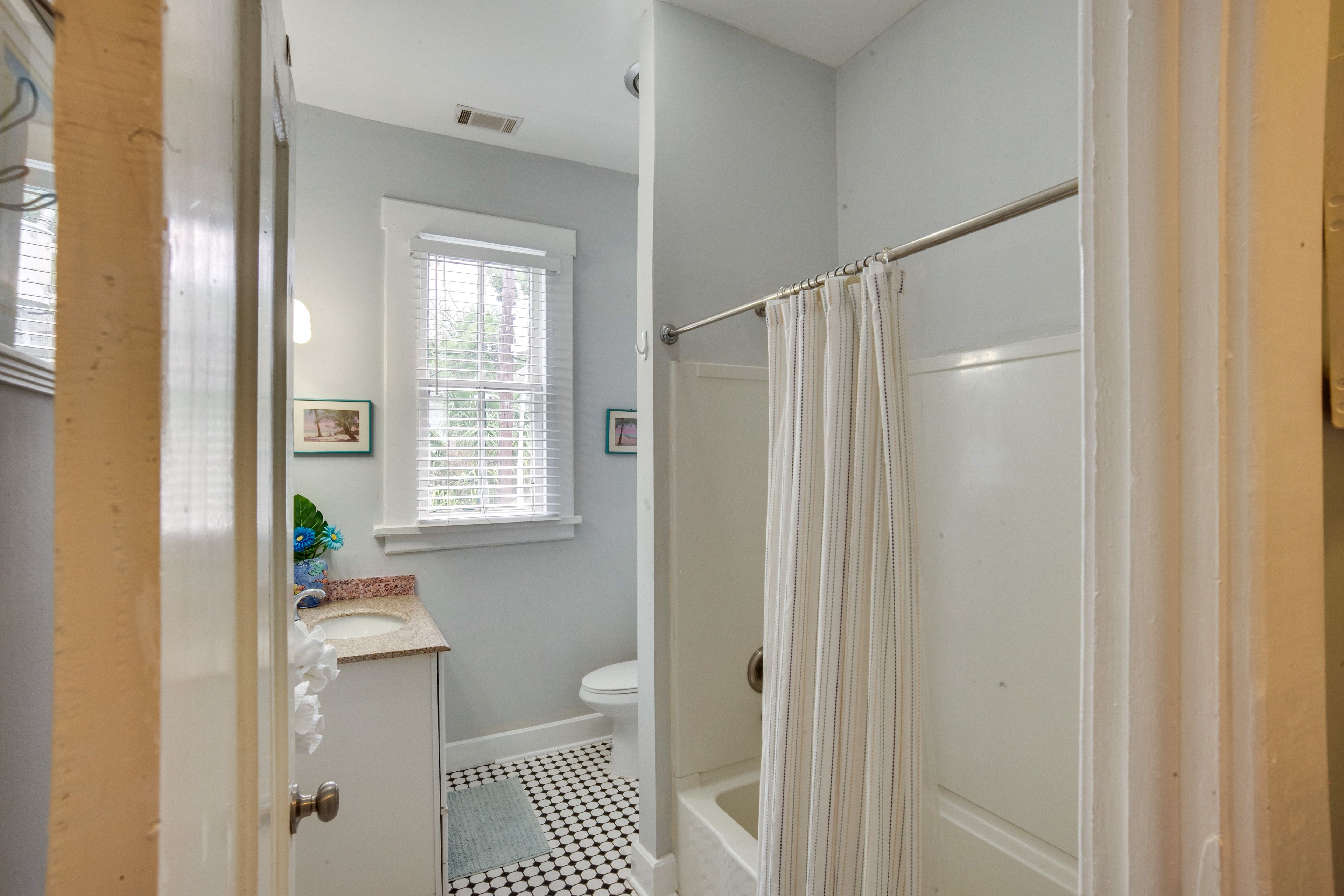 Full Bathroom