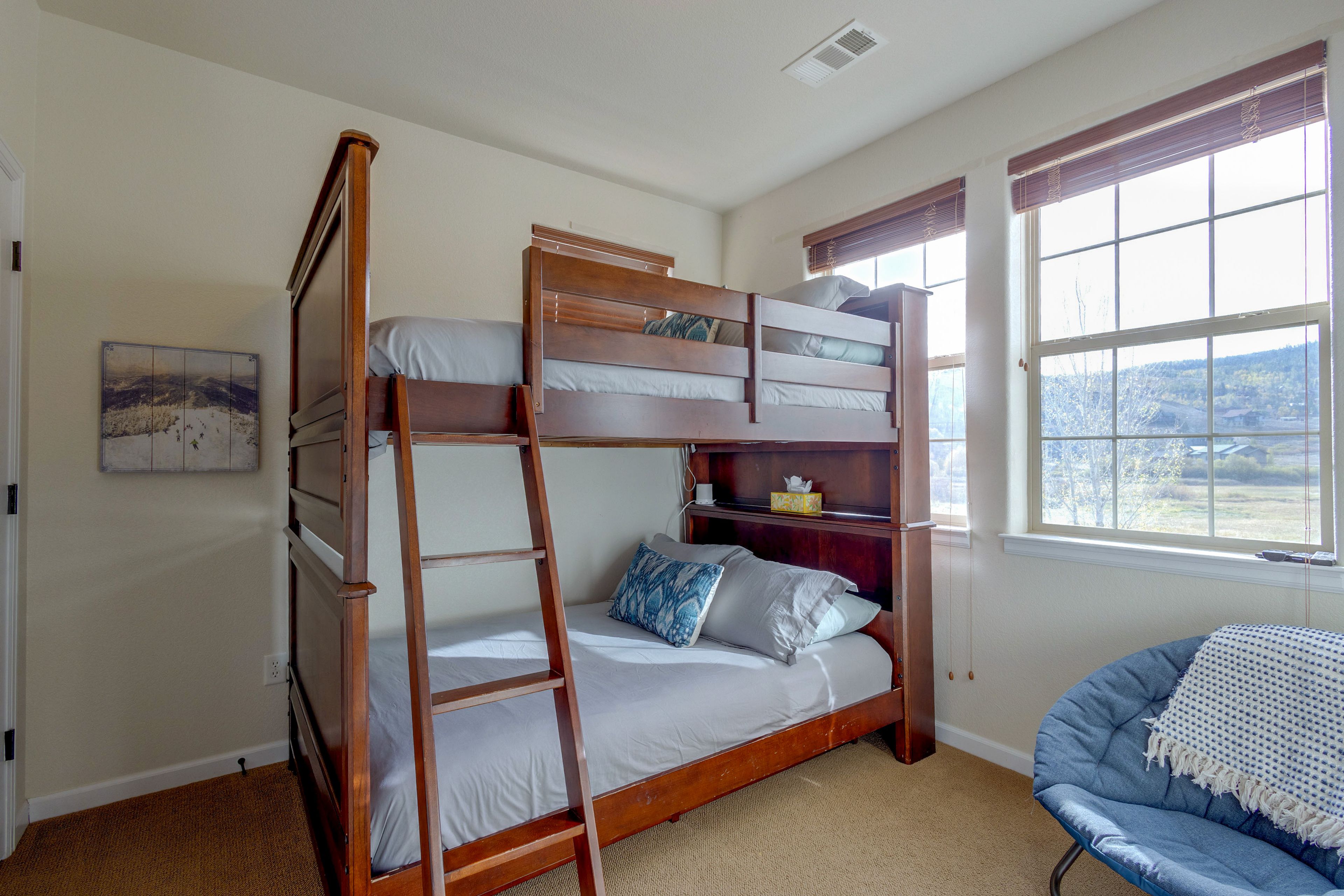 Bedroom | Full Bunk Bed