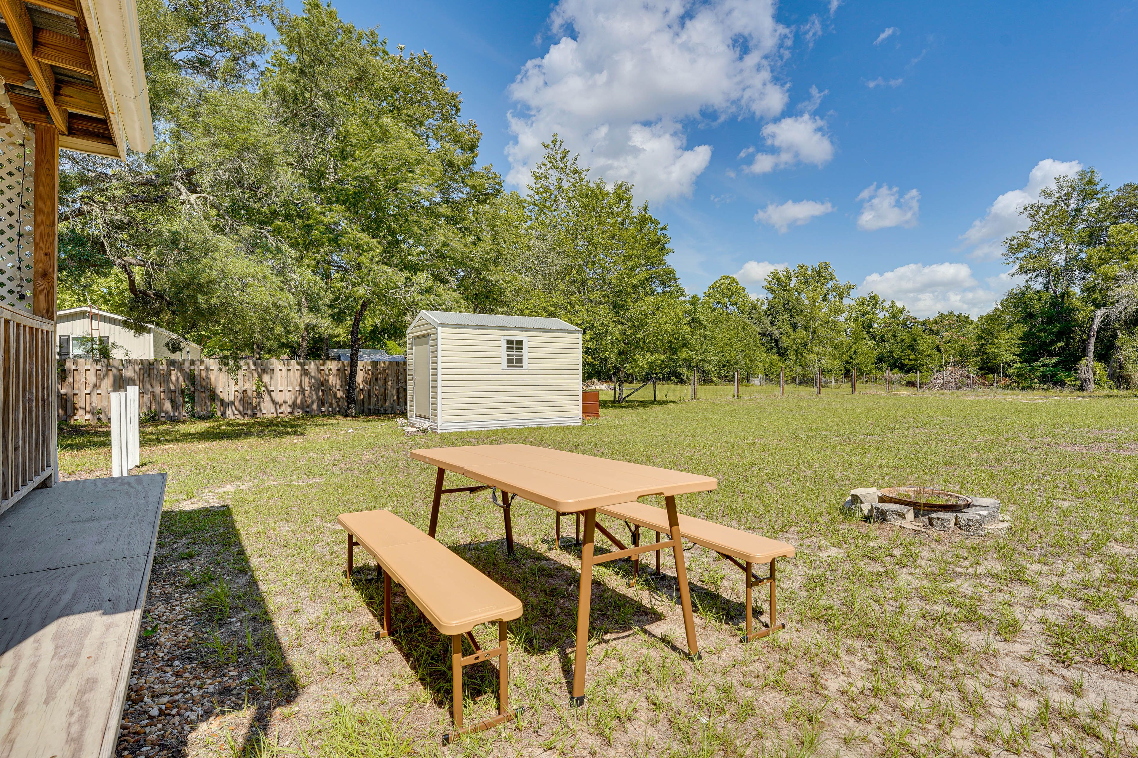 Fenced Backyard | Deck | Hot Tub | Grill