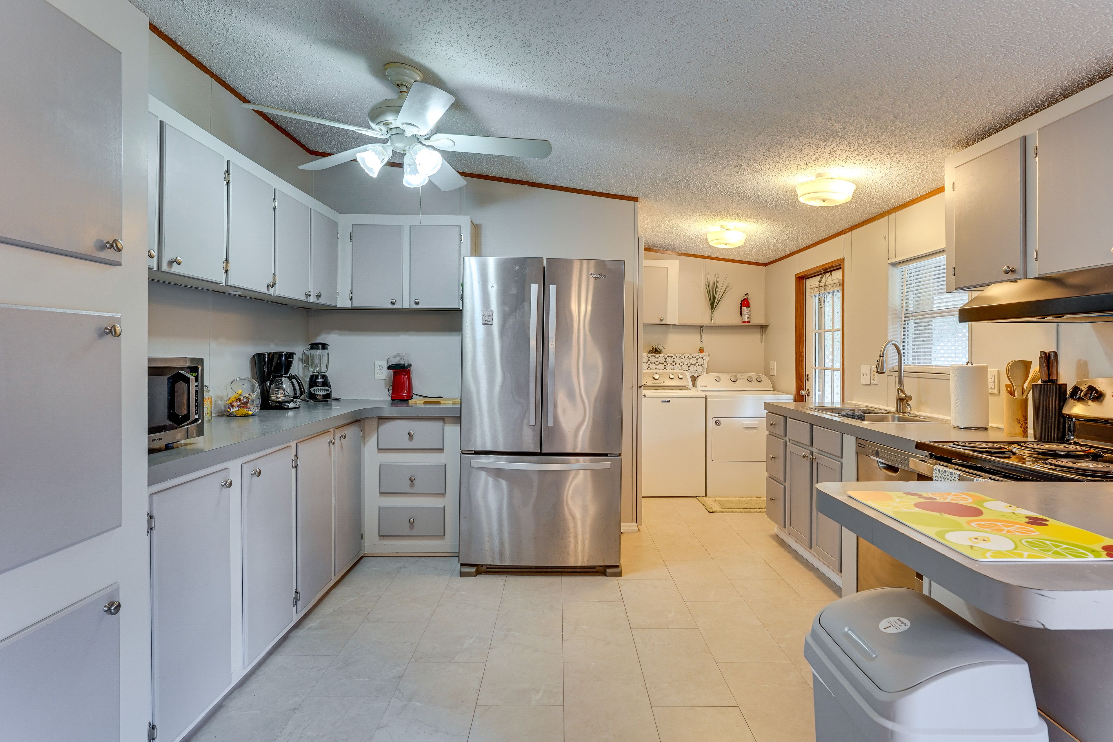 Kitchen | Stove/Oven