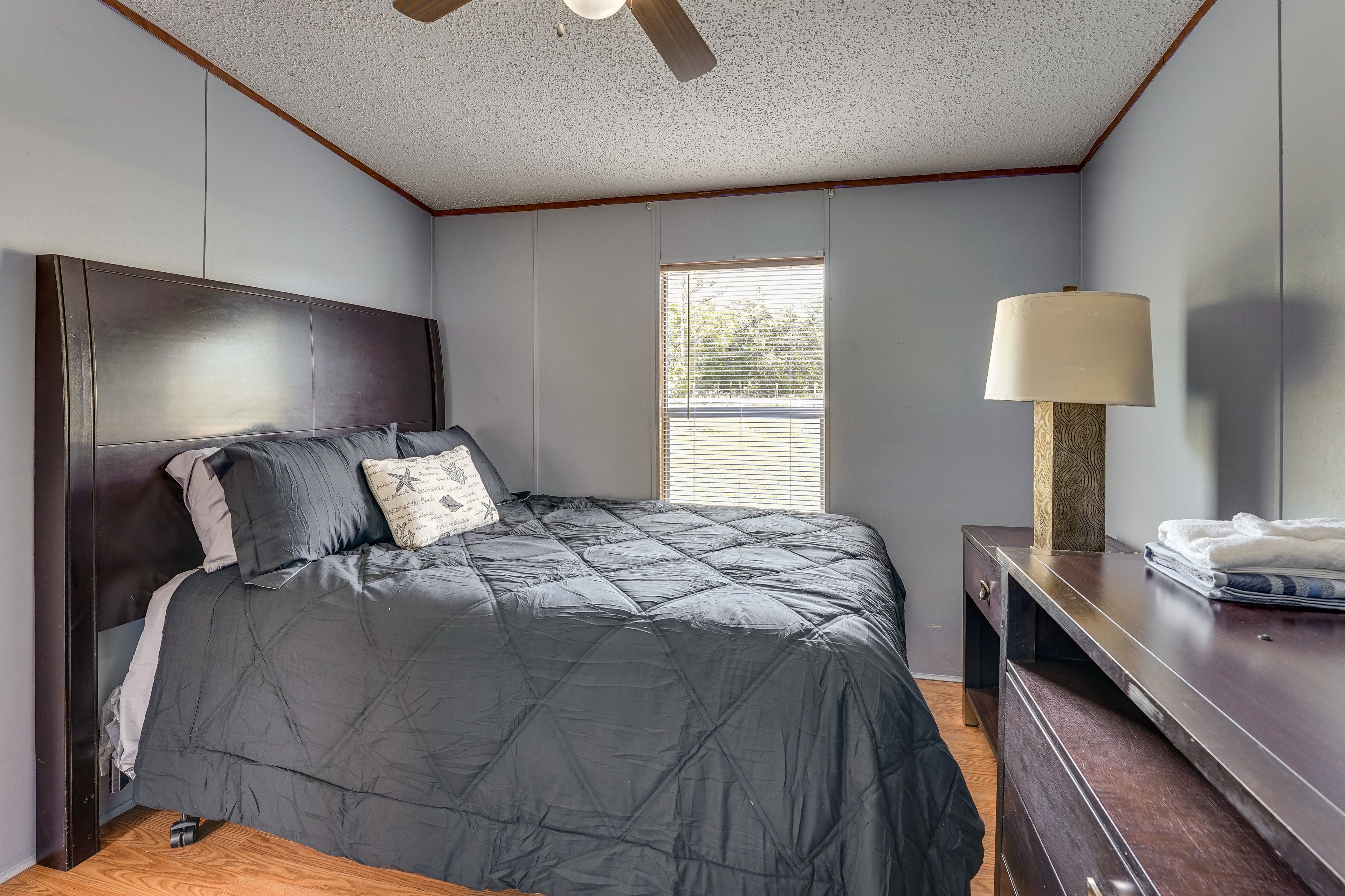 Bedroom 3 | Queen Bed