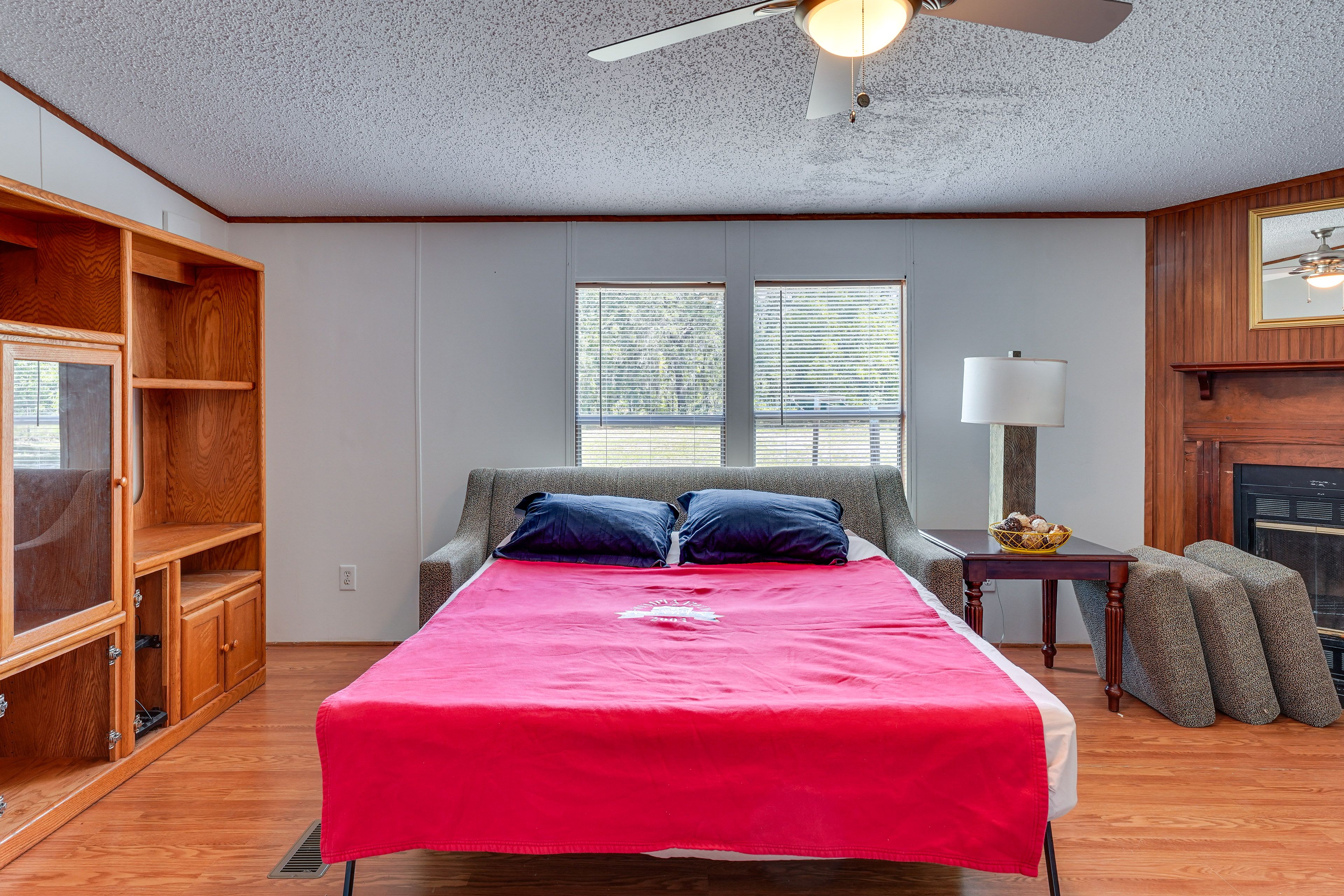 Family Room | Queen Sleeper Sofa