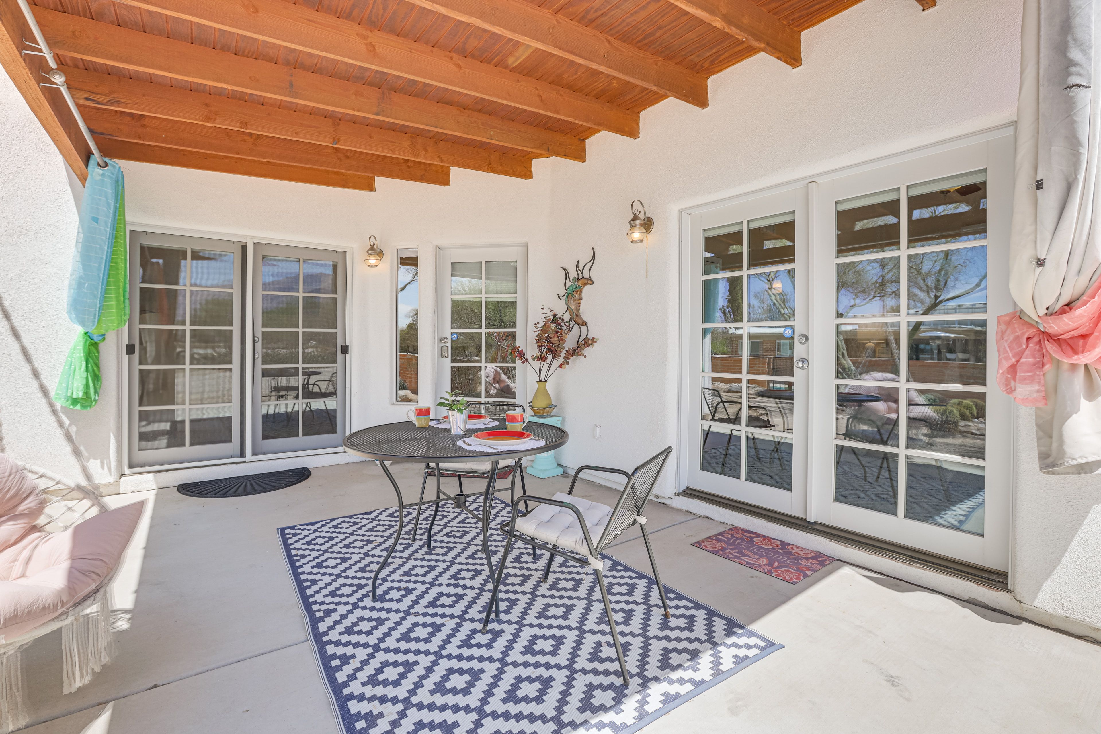 Casita Exterior | Covered Patio