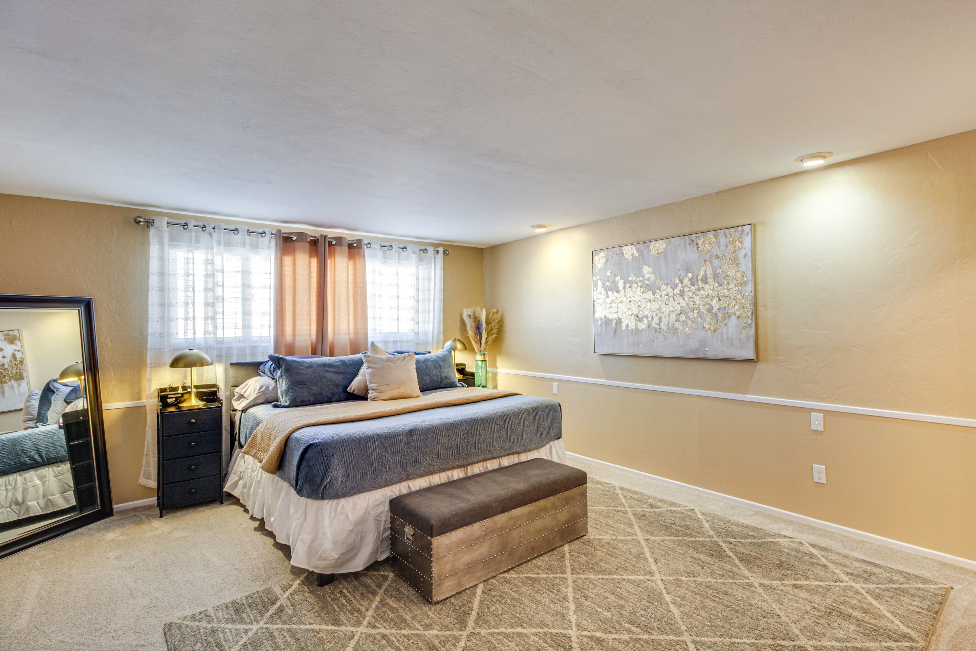 Bedroom 1 | King Bed