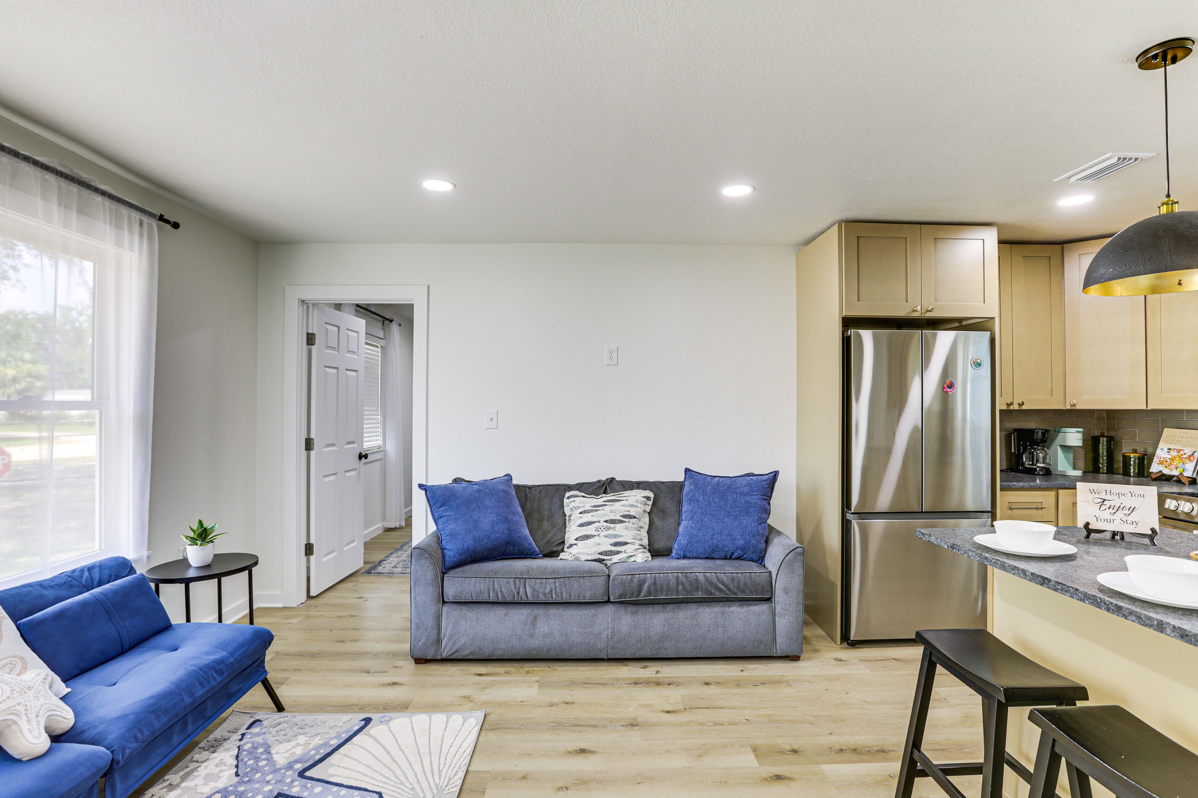 Living Room | Full Futon | Queen Sleeper Sofa
