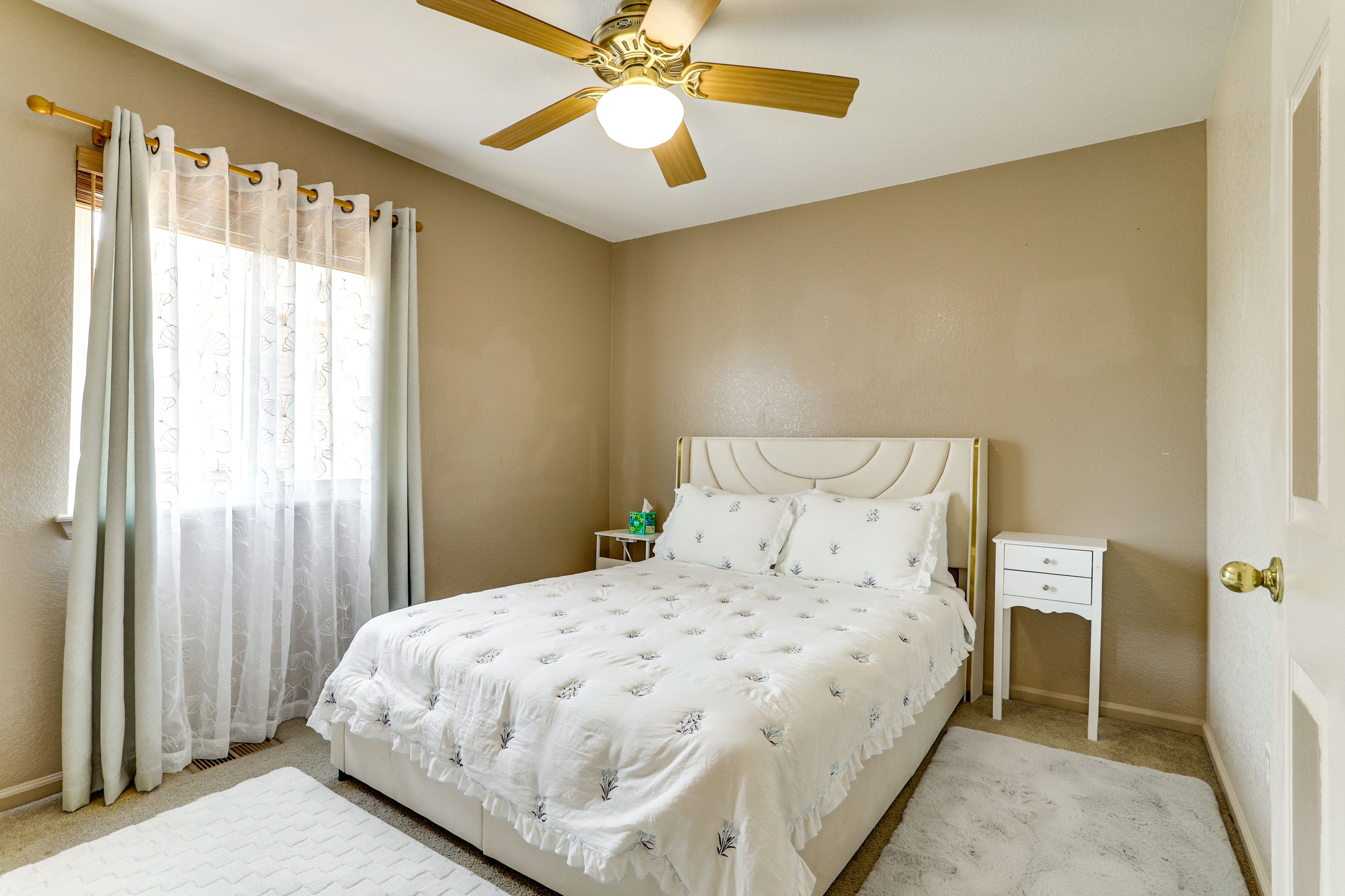 Bedroom 5 | Queen Bed | 2nd Floor