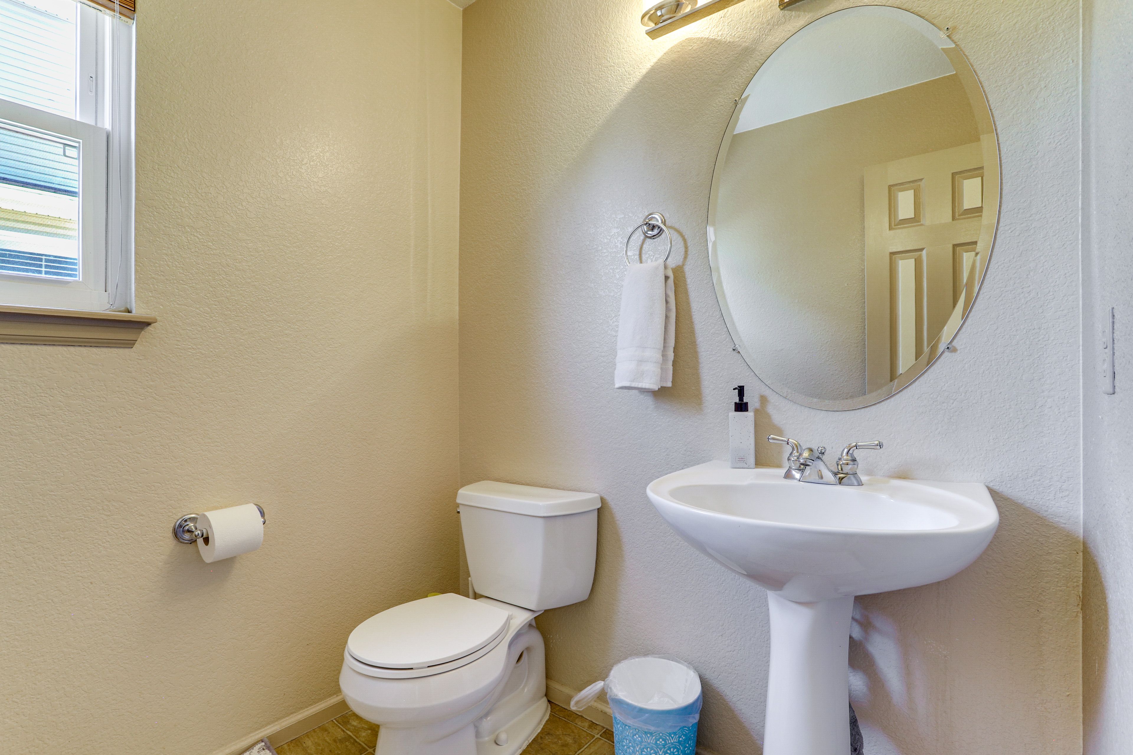 Half Bathroom | 1st Floor