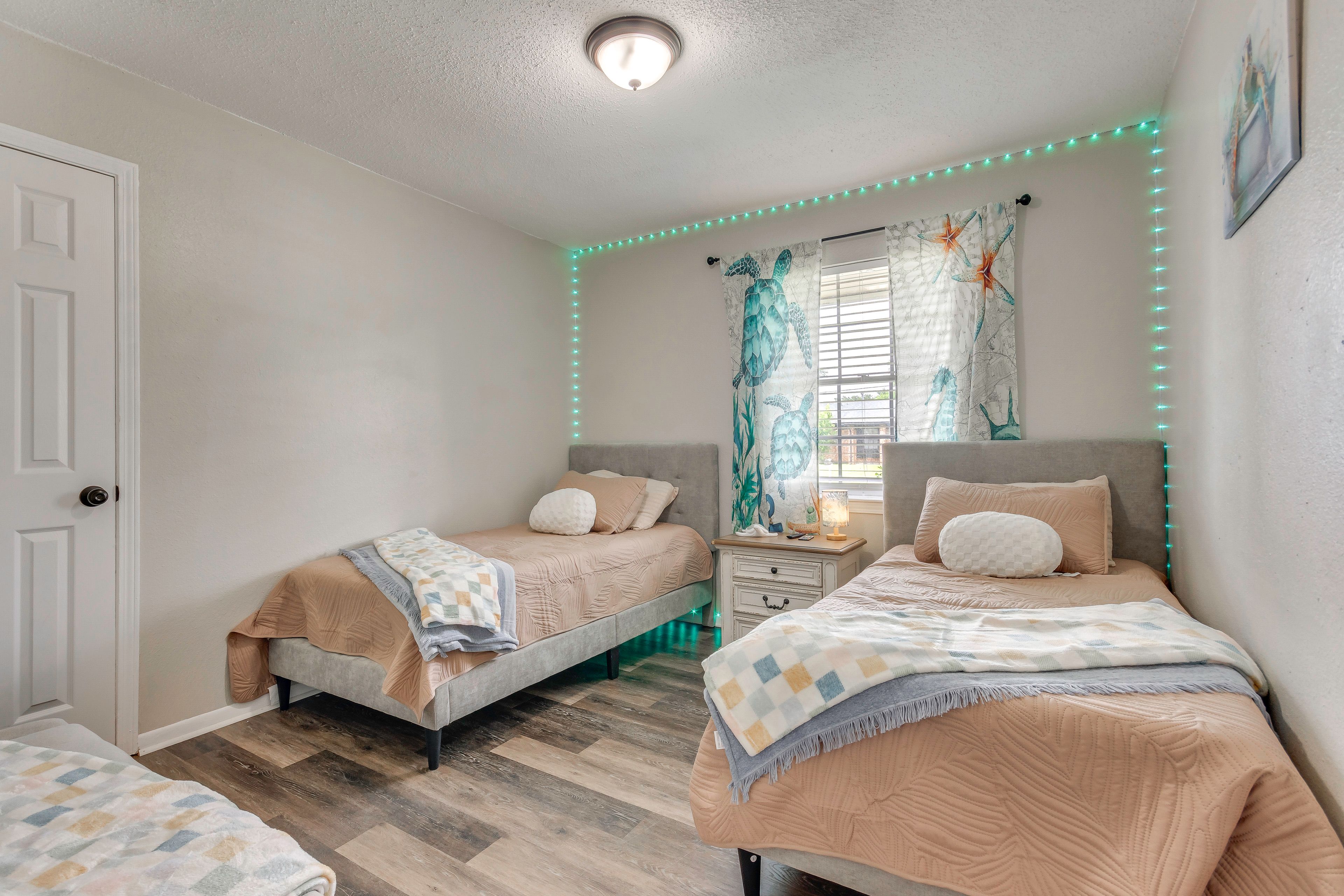 Bedroom 4 | 2 Twin Beds