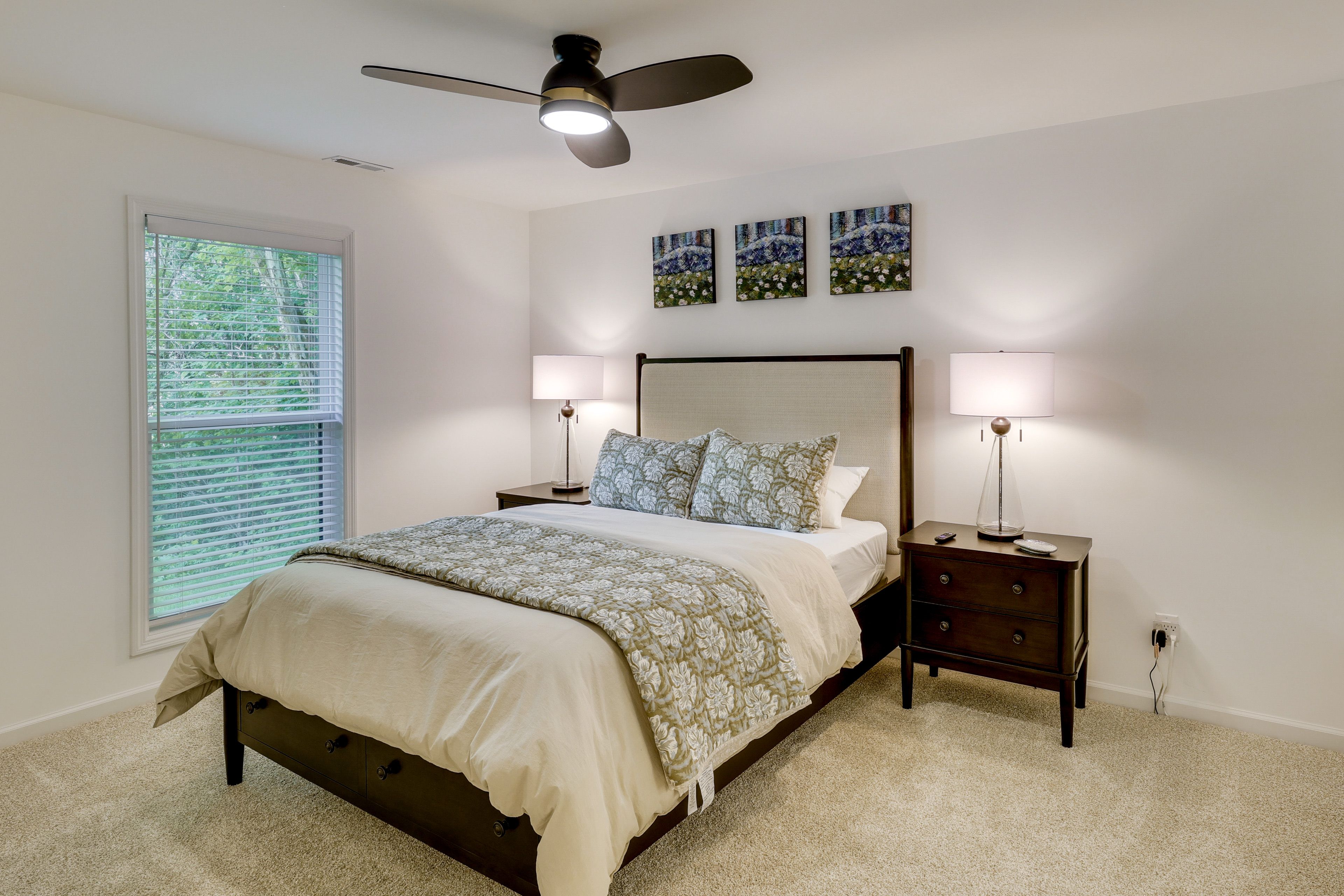 Bedroom 1 | Queen Bed
