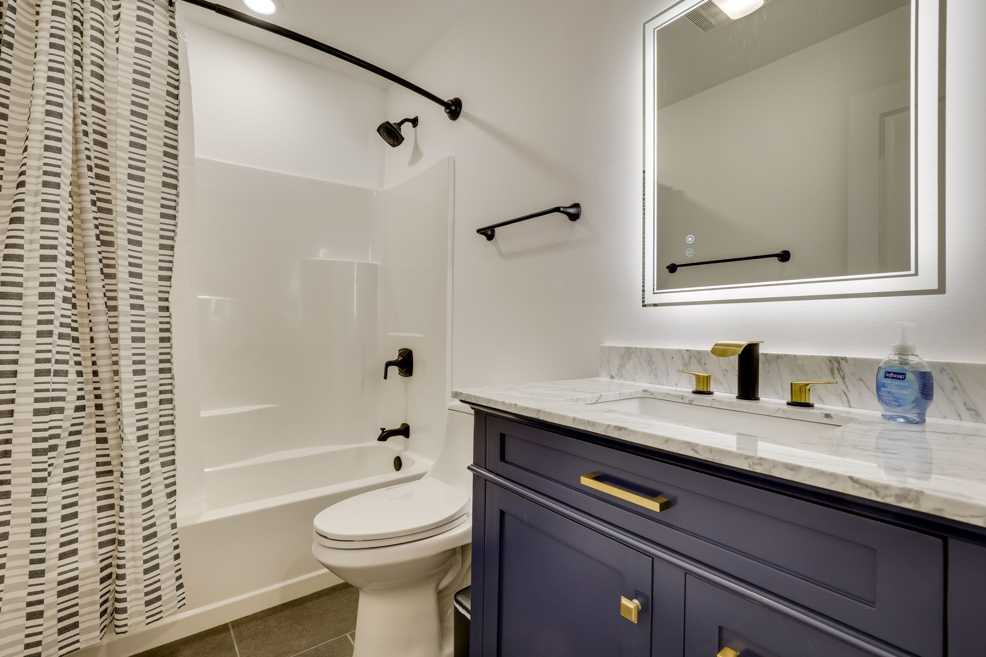Full Bathroom