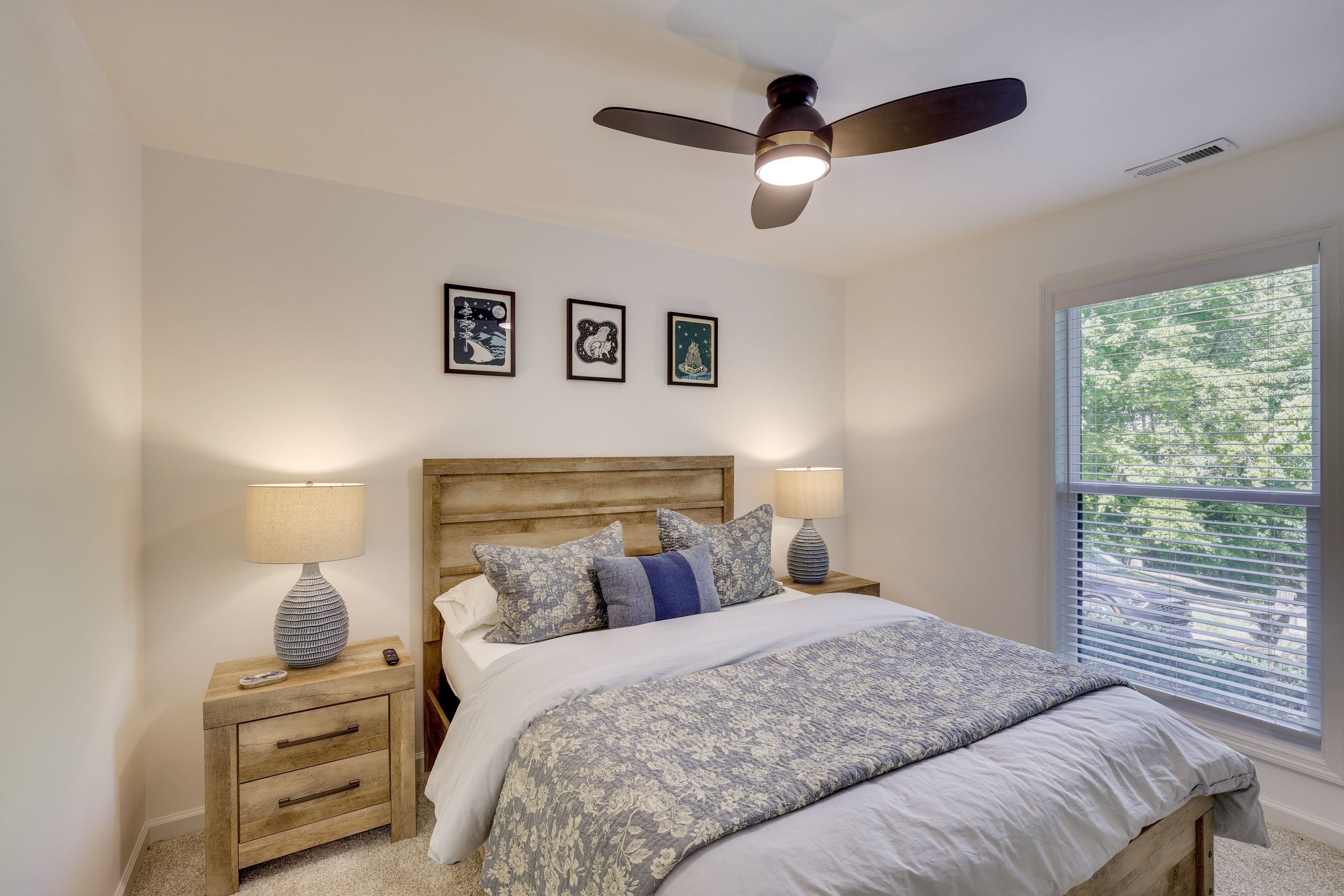 Bedroom 3 | Queen Bed
