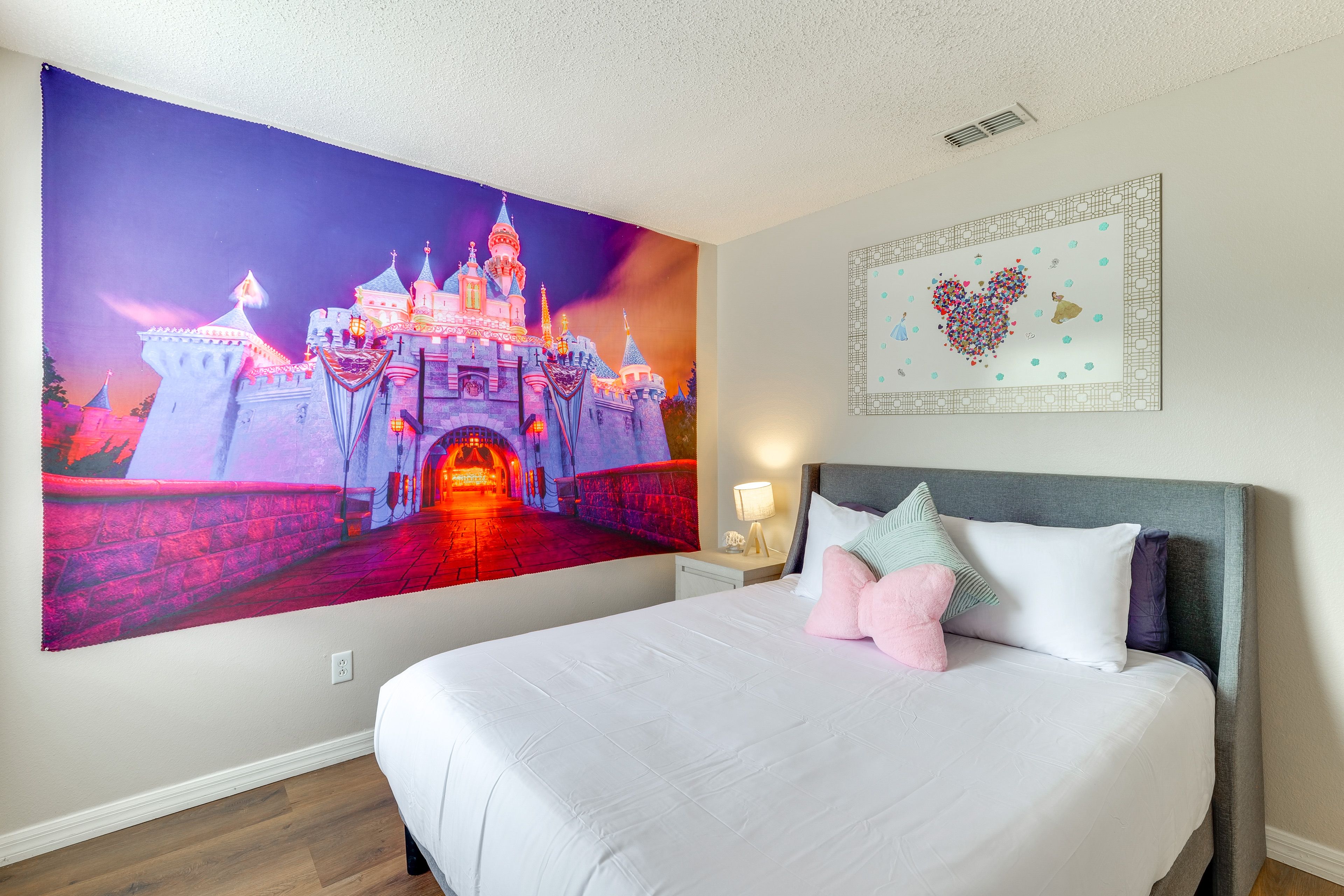 Bedroom 5 | Queen Bed | 2nd Floor