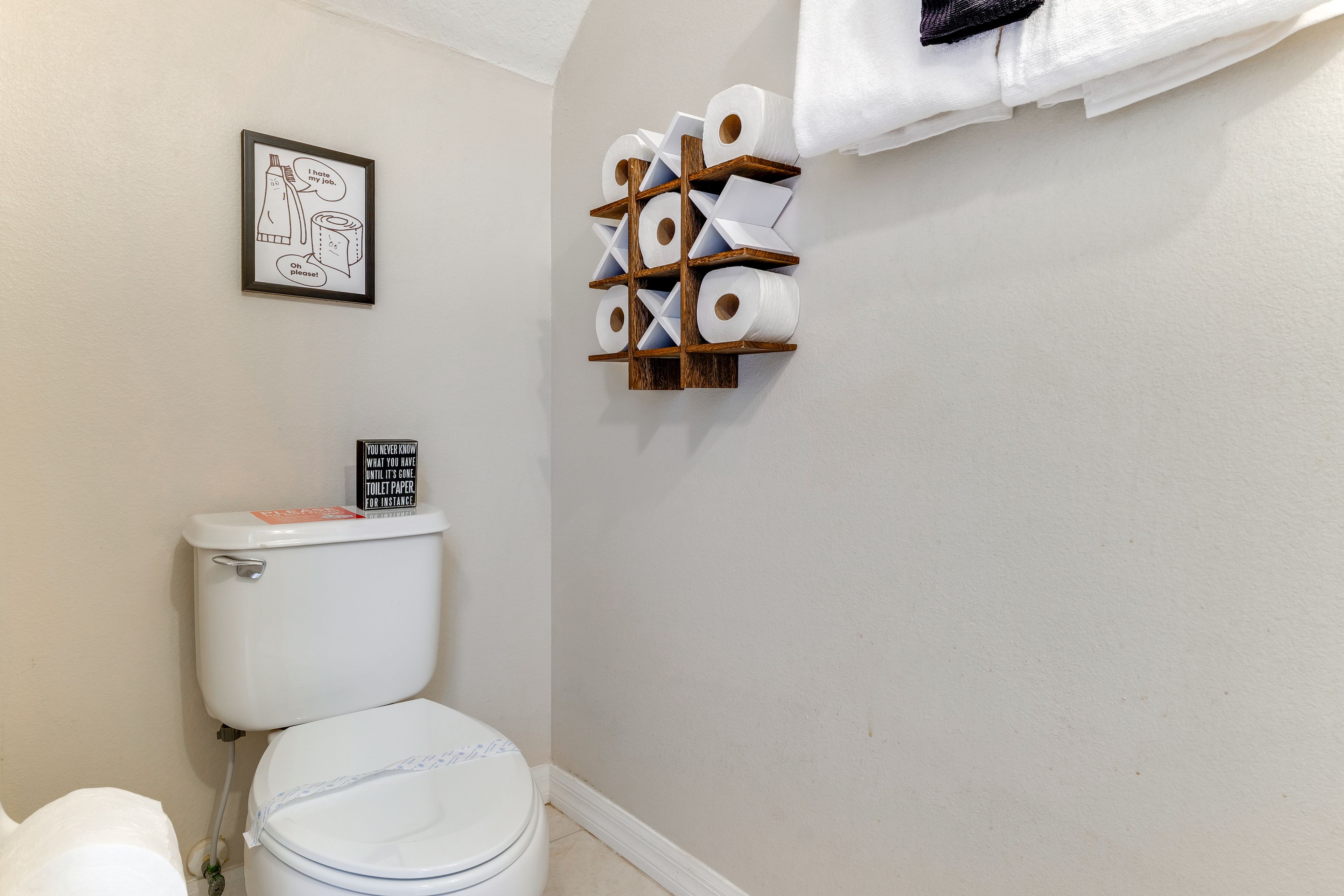 Half Bathroom | 1st Floor