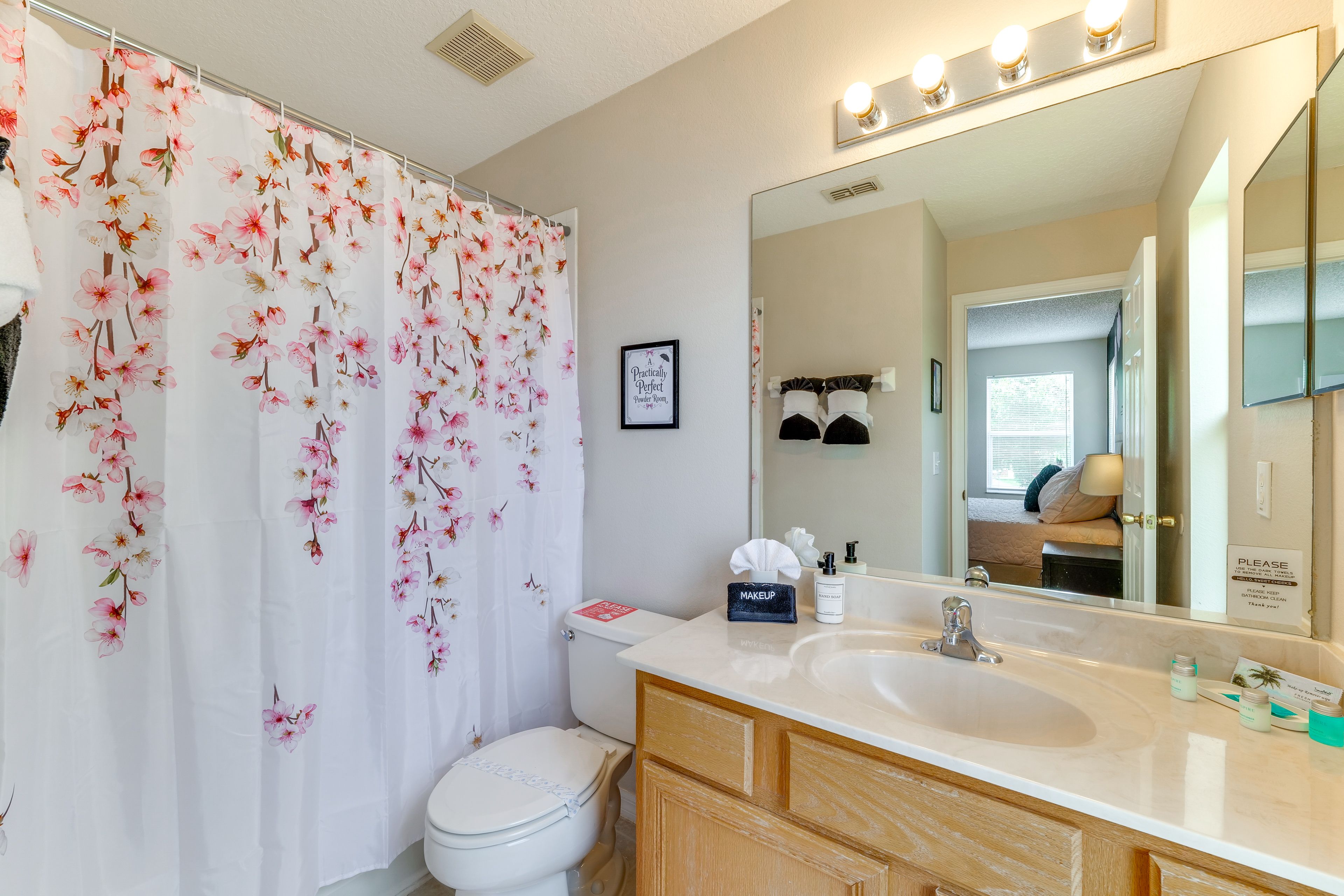En-Suite Bathroom | 2nd Floor