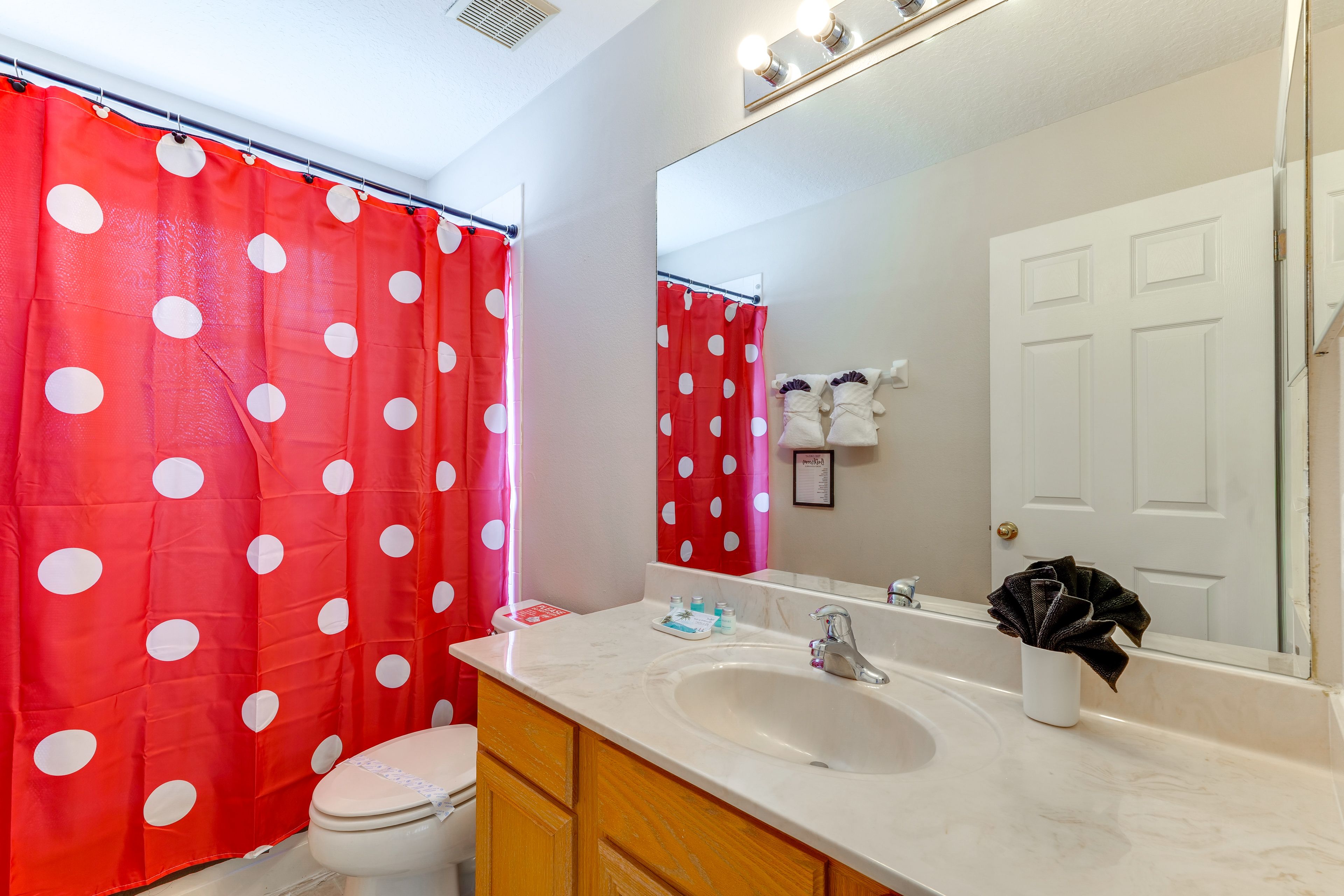 Bathroom | 2nd Floor