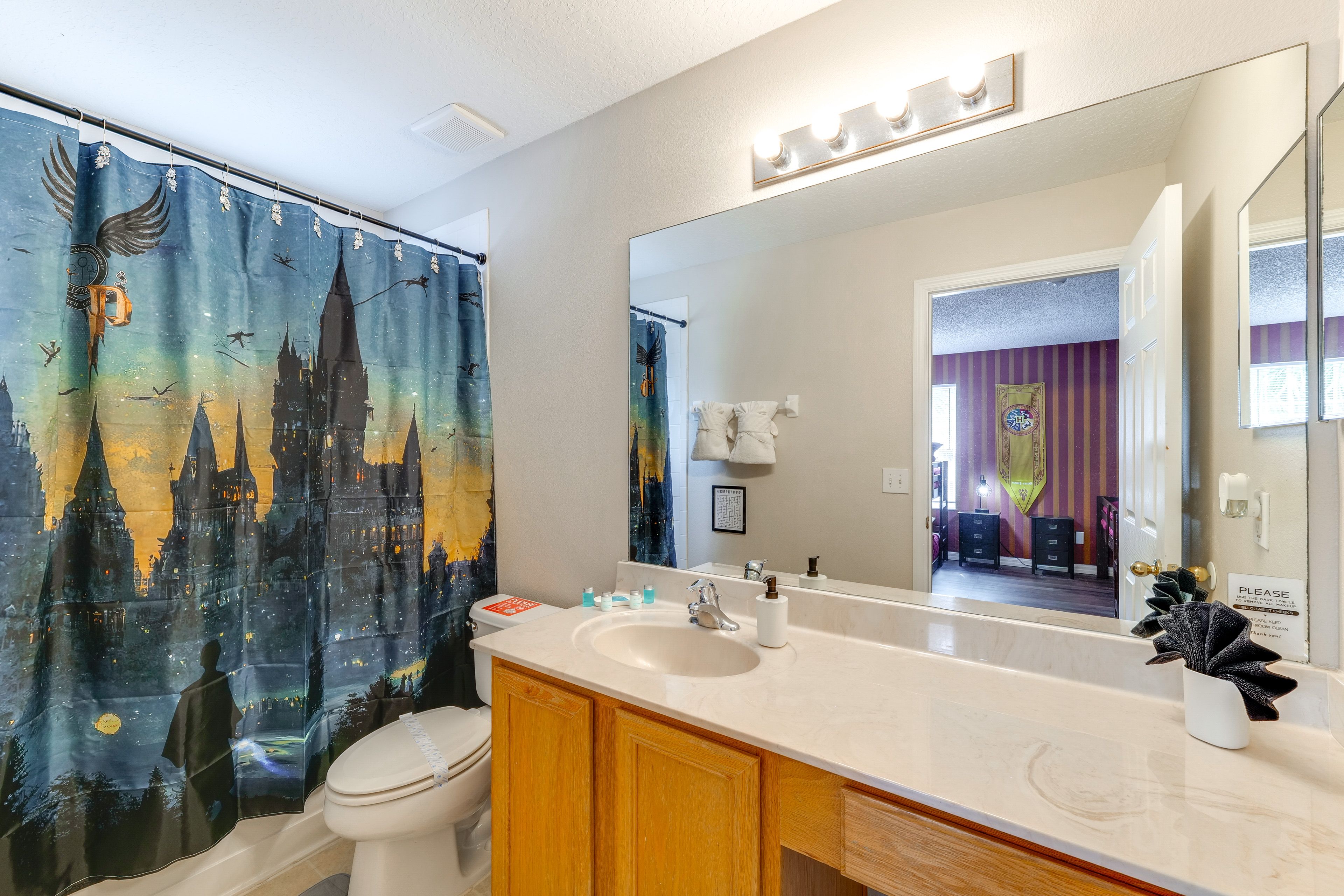 En-Suite Bathroom | 2nd Floor