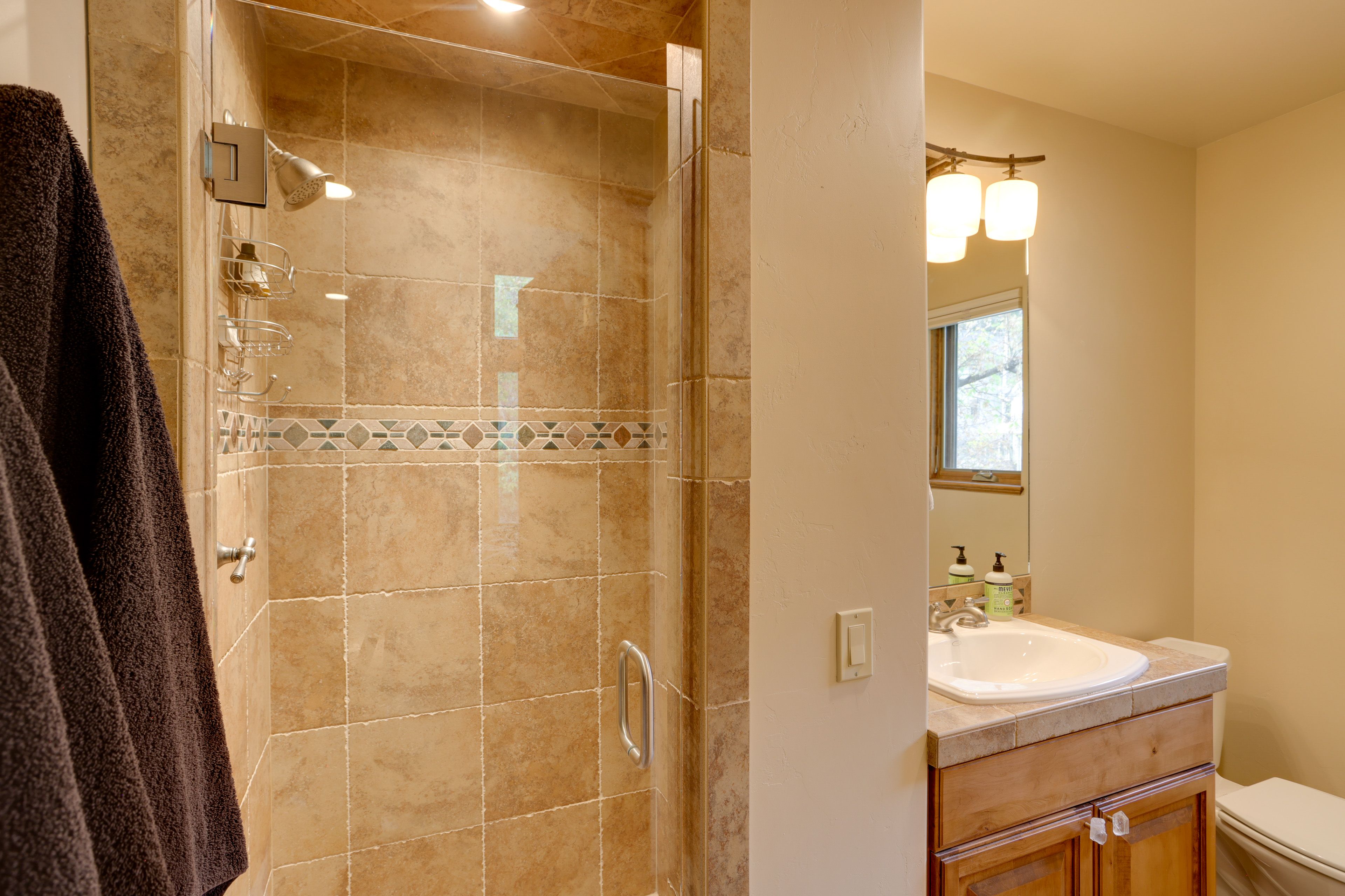 Full Bathroom | Unit 1