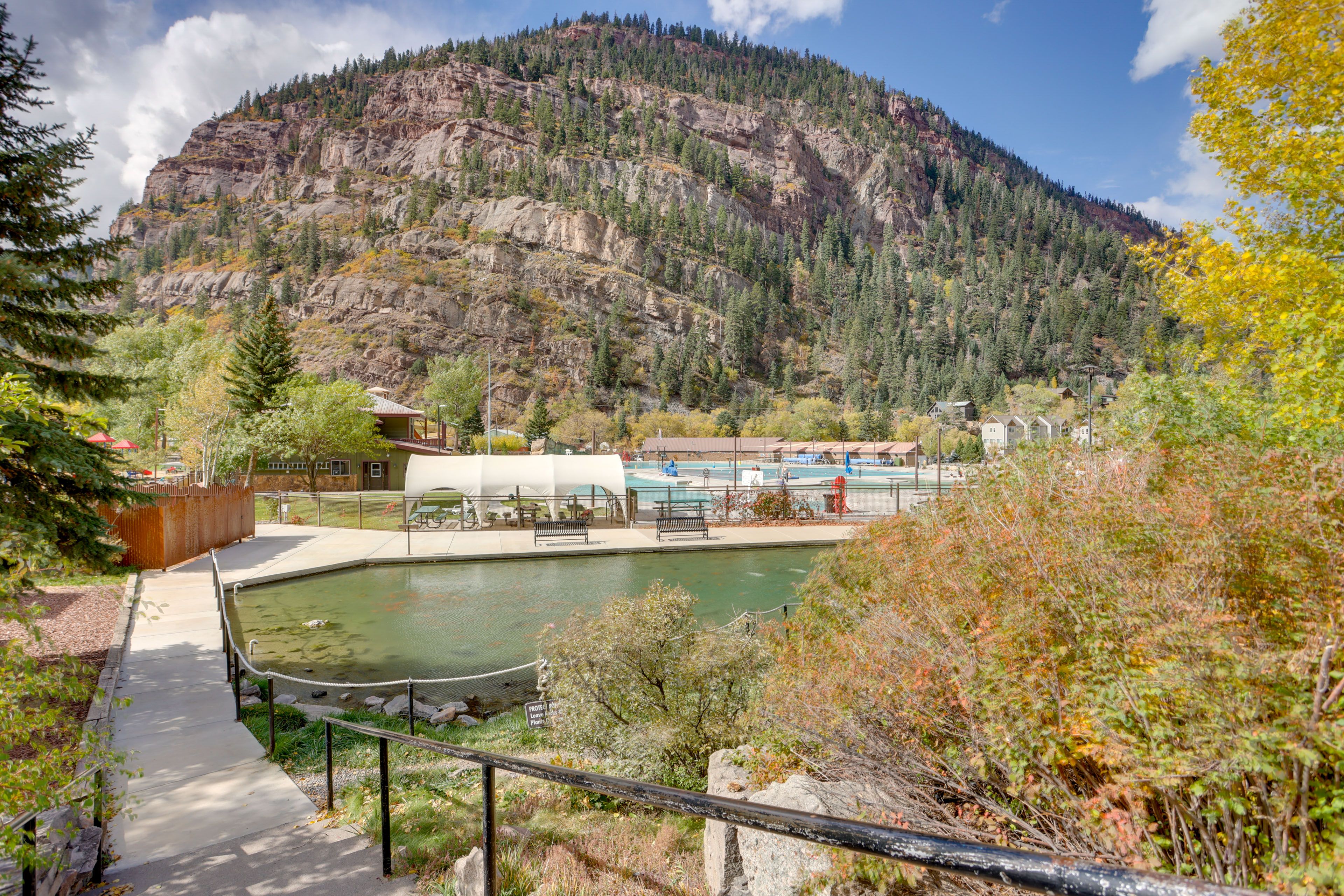 < 1 Mi to Ouray Hot Springs Pool
