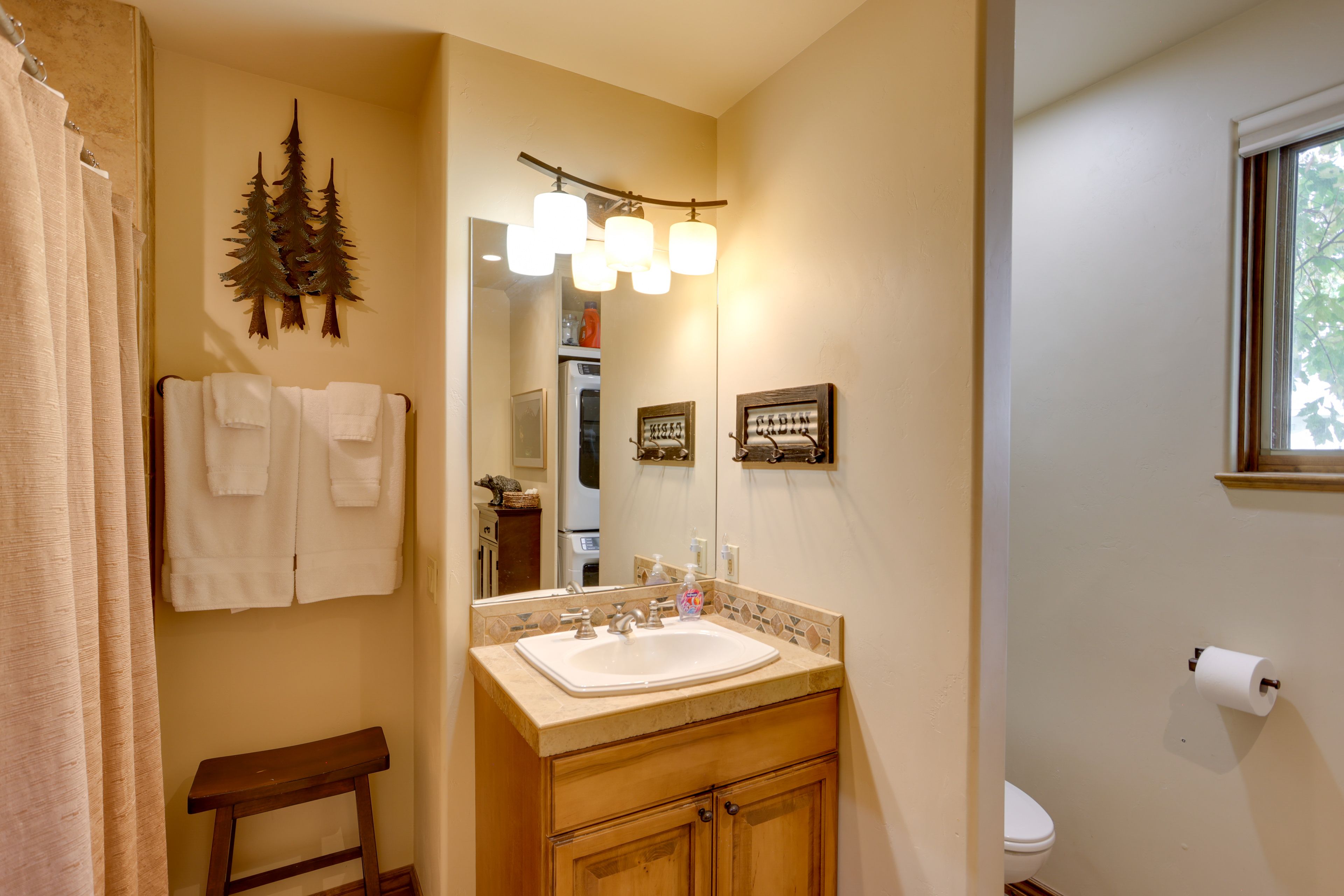 Full Bathroom | Unit 2