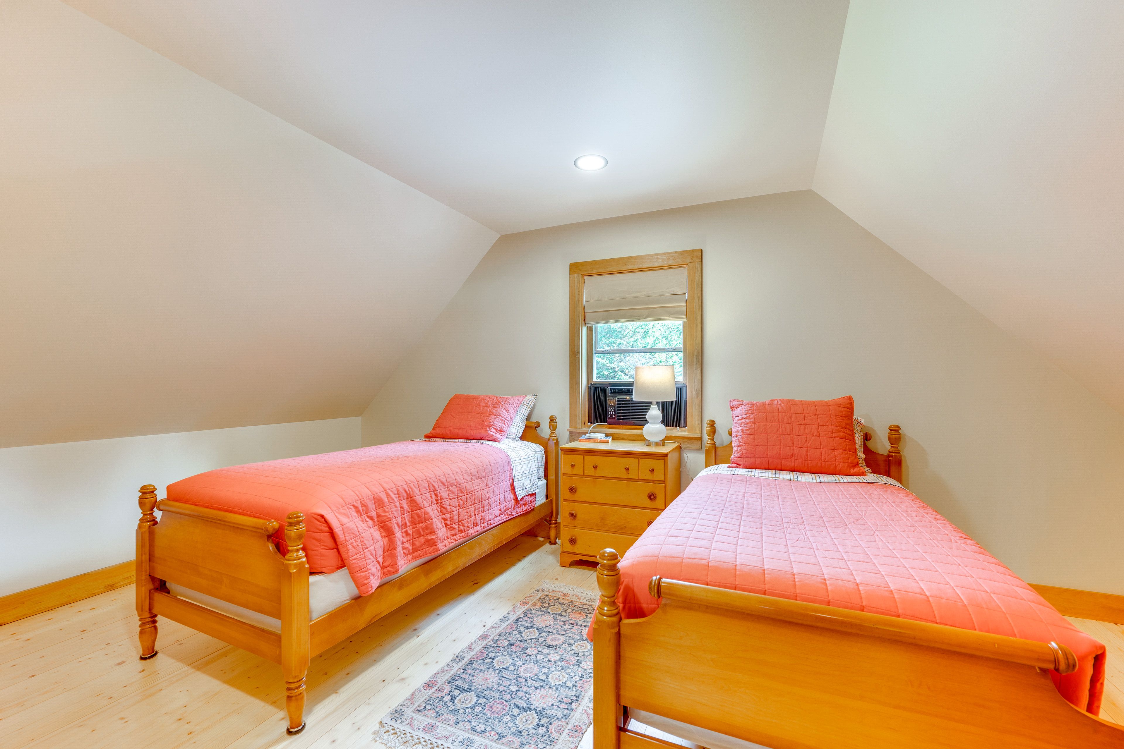 Sunset House | Bedroom 4 | 2 Twin Beds | 2nd Floor