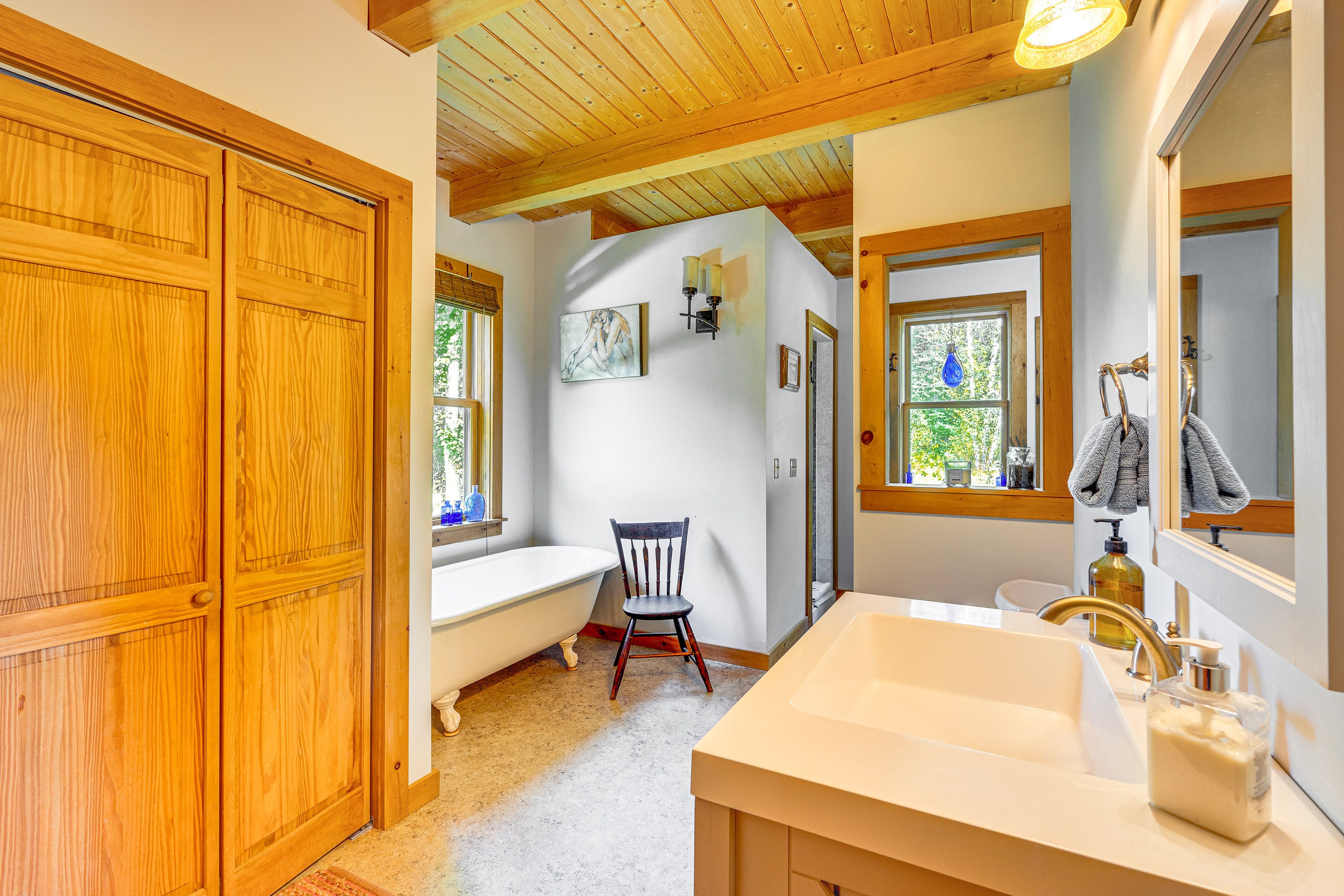 View House | Full Bathroom | 1st Floor