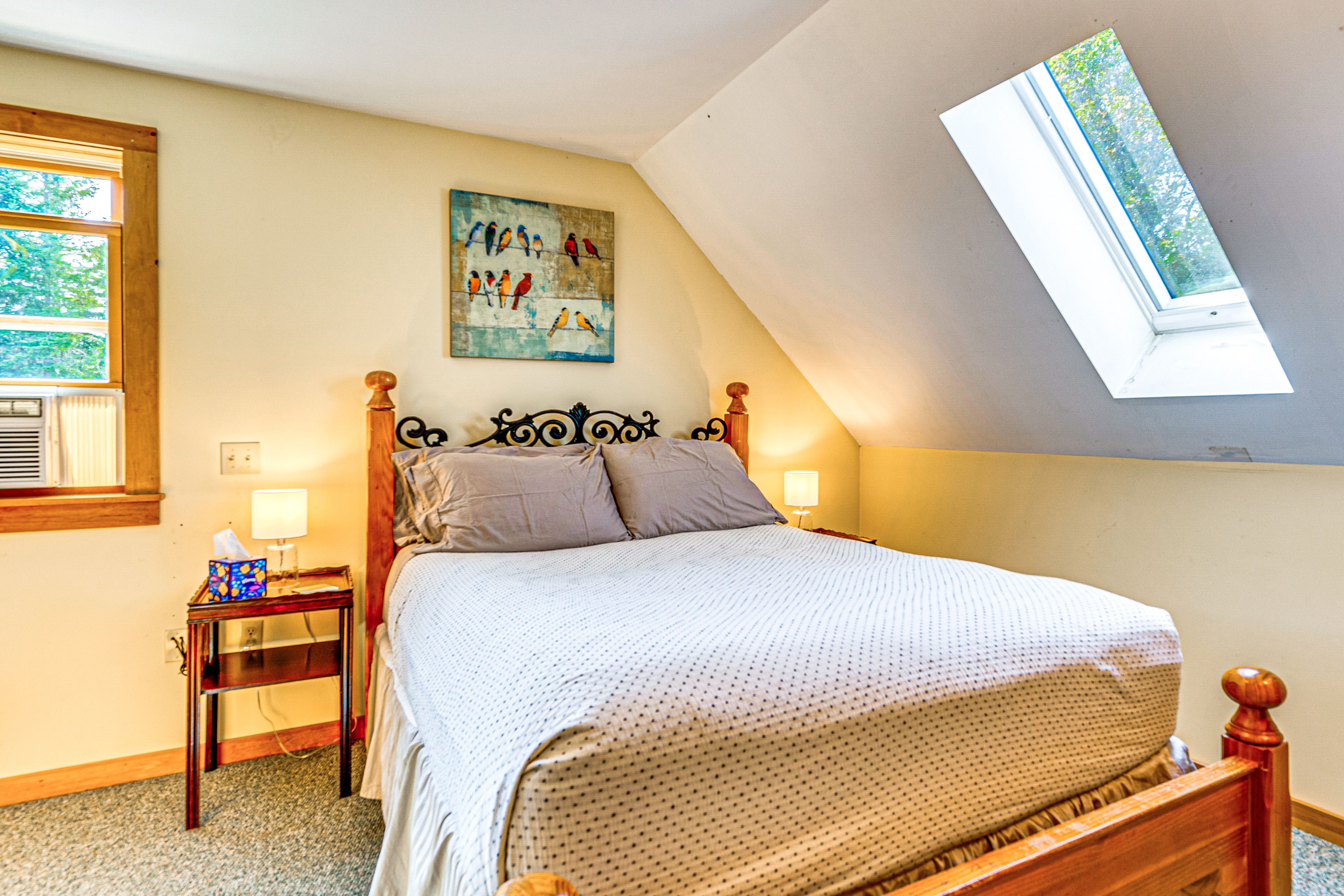 View House | Bedroom 1 | Queen Bed | 2nd Floor
