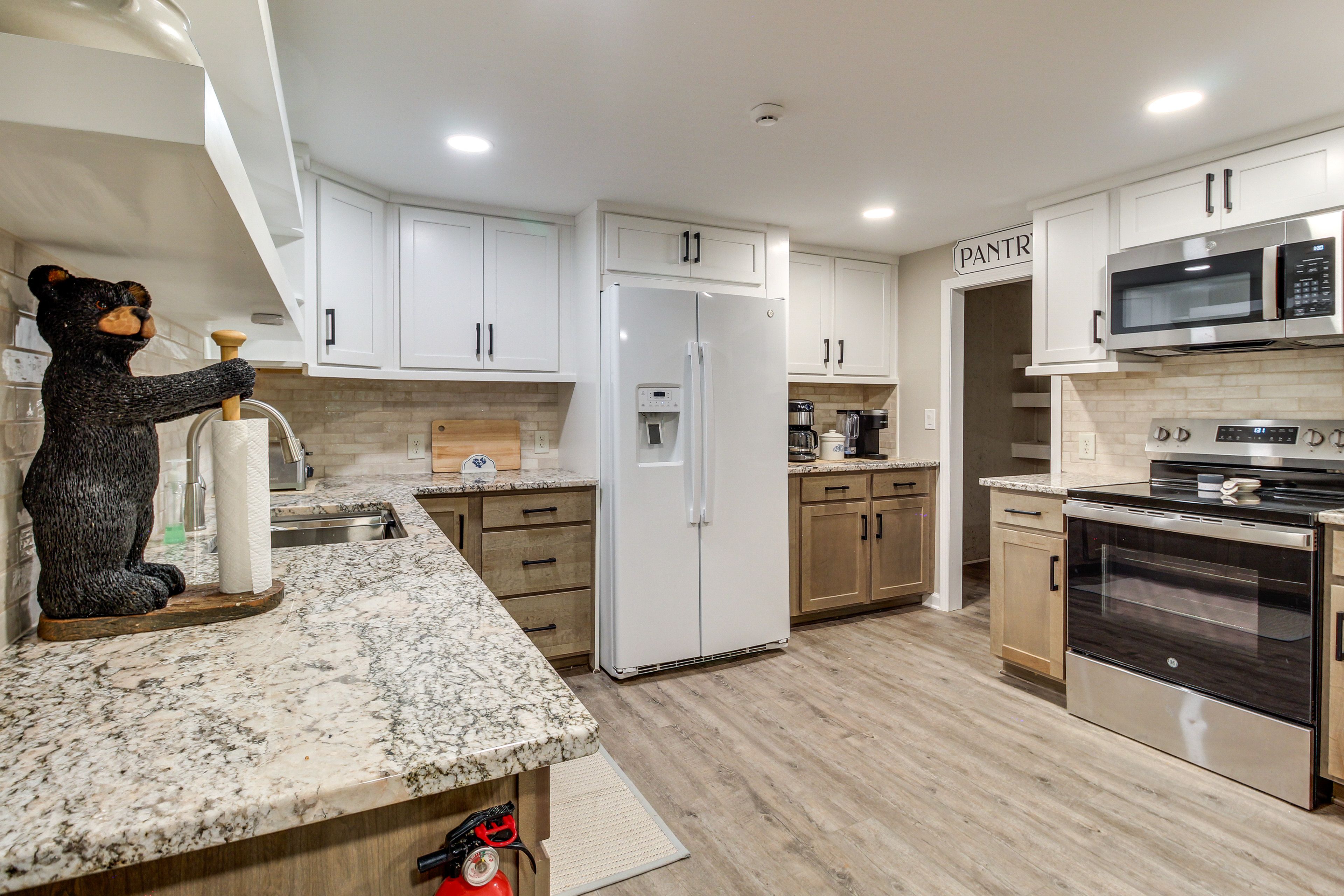 Kitchen | Main Level