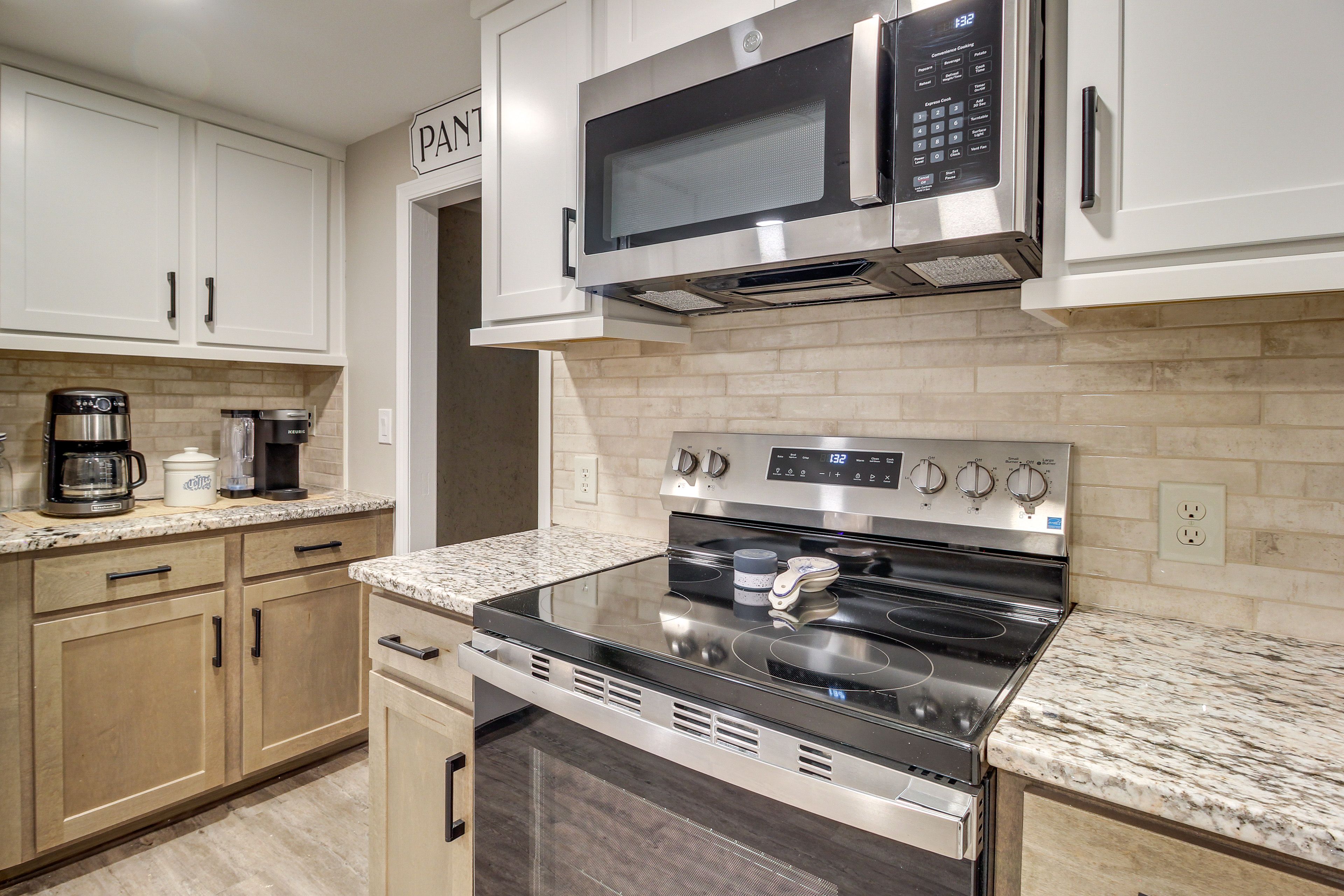Kitchen | Main Level