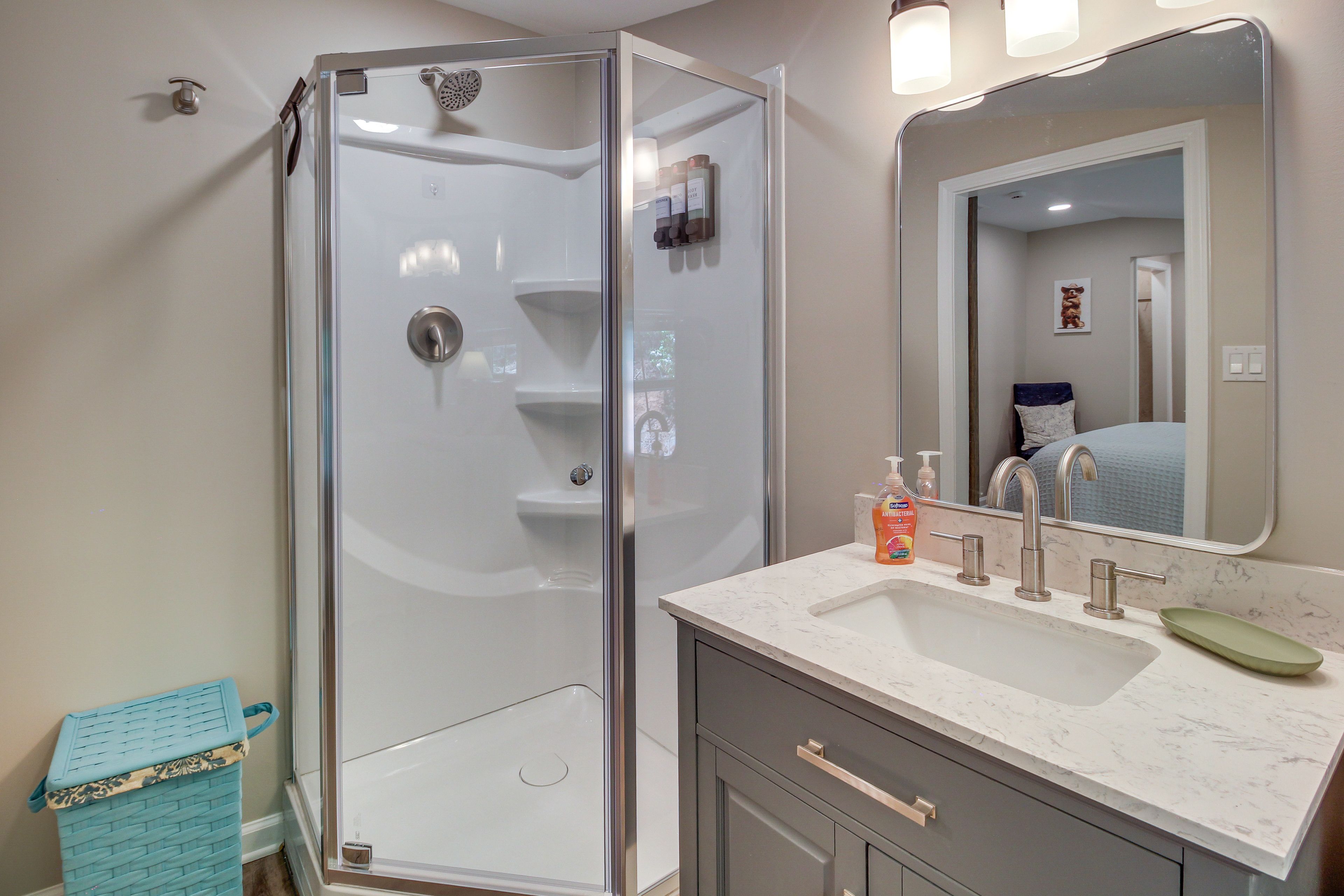 Full Bathroom | Upper Level