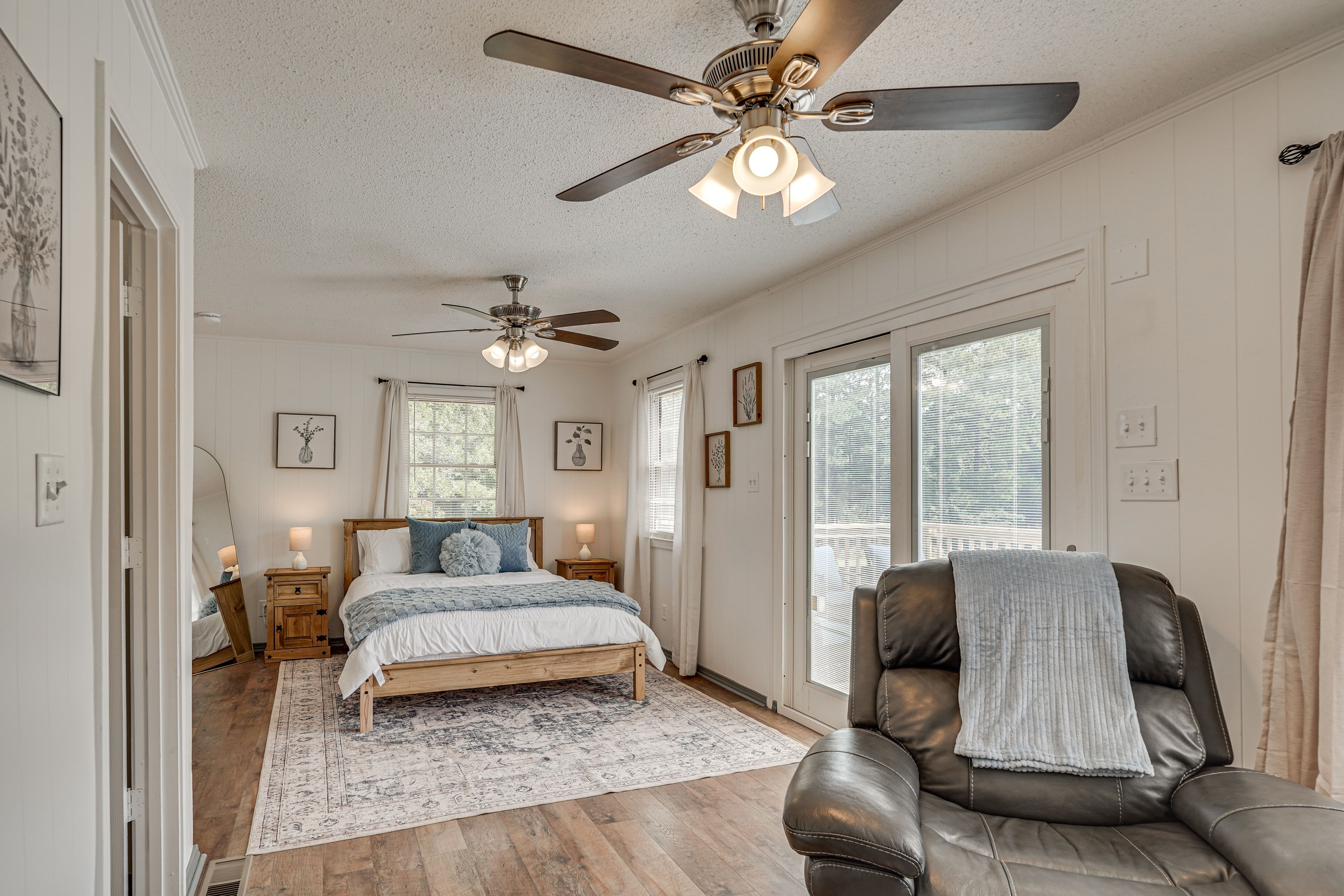 Bedroom | Queen Bed | Smart TV | Main Level