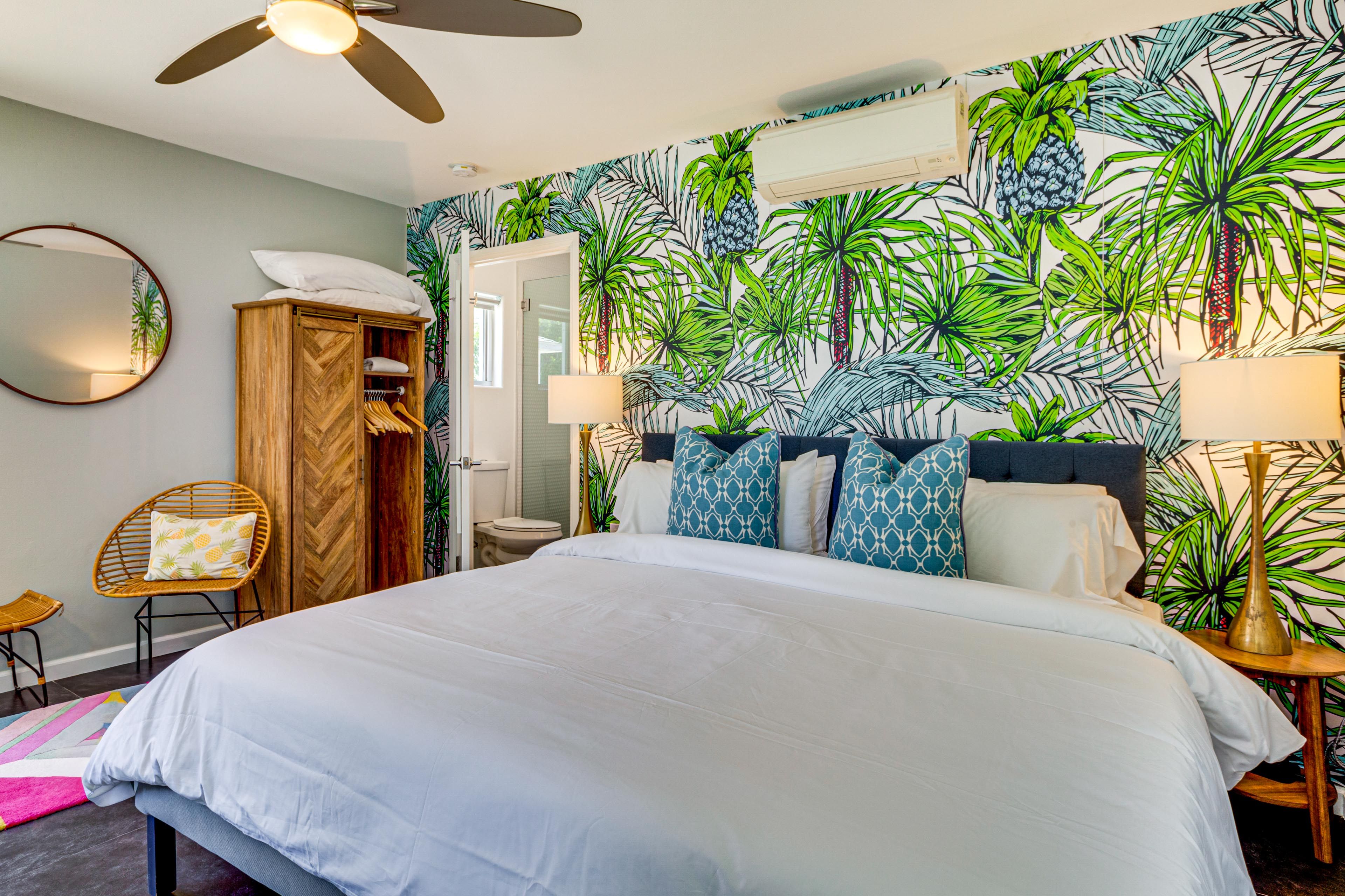 Bedroom 1 | King Bed
