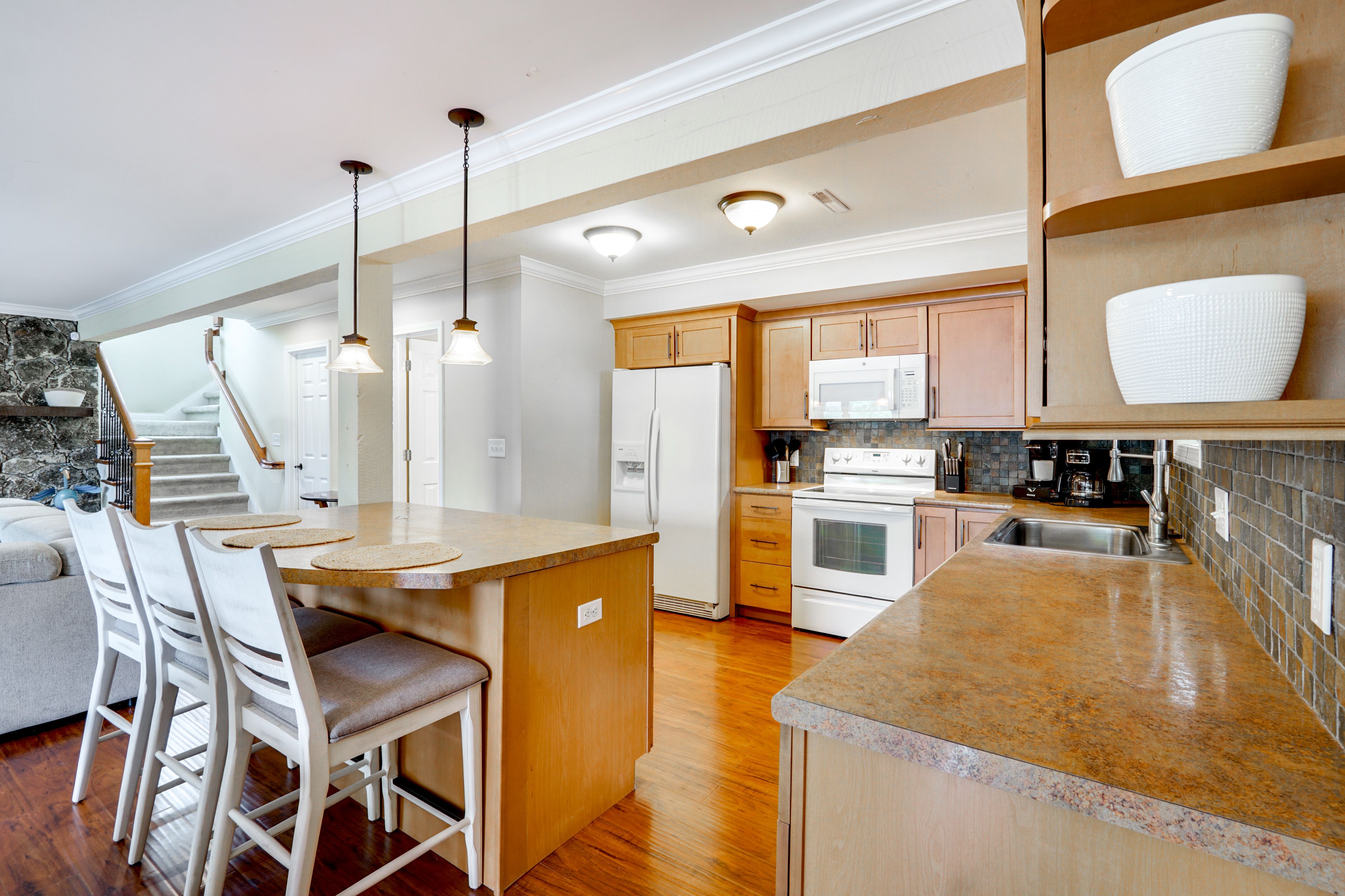 Kitchen | Main Level