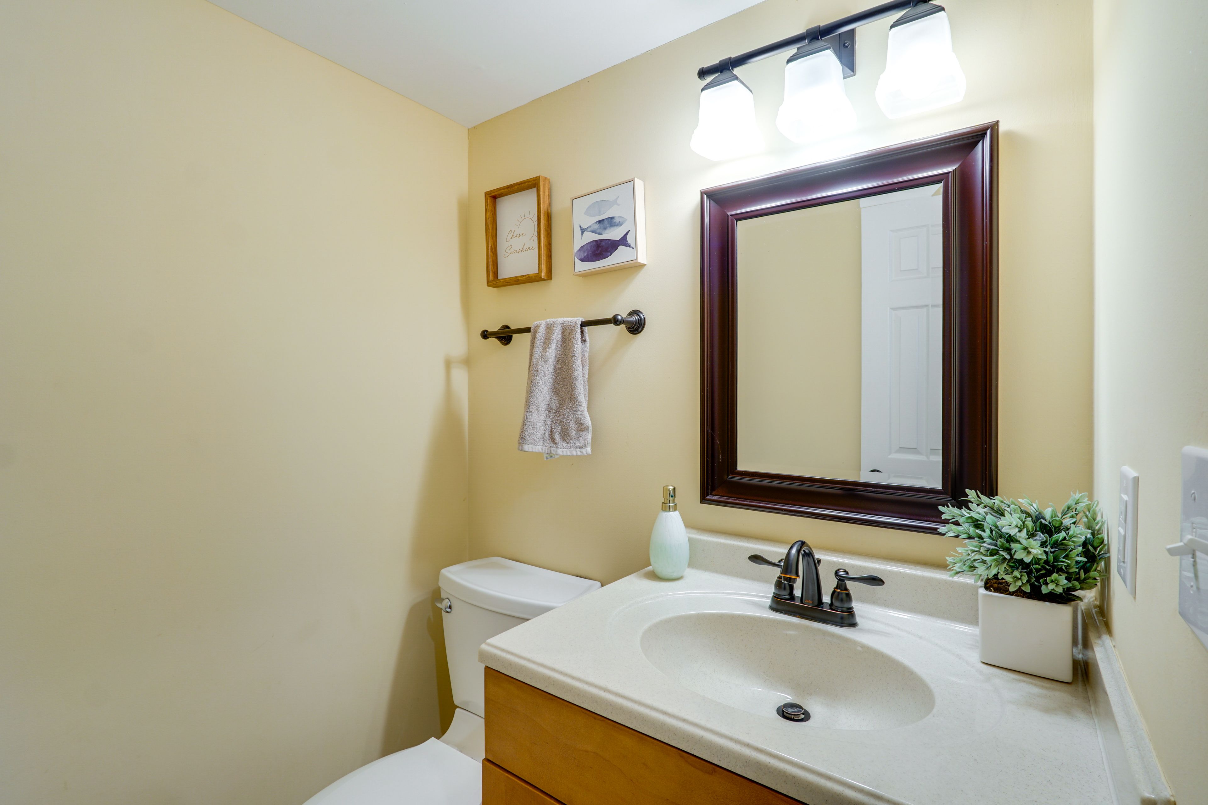 Half Bathroom | Upper Level