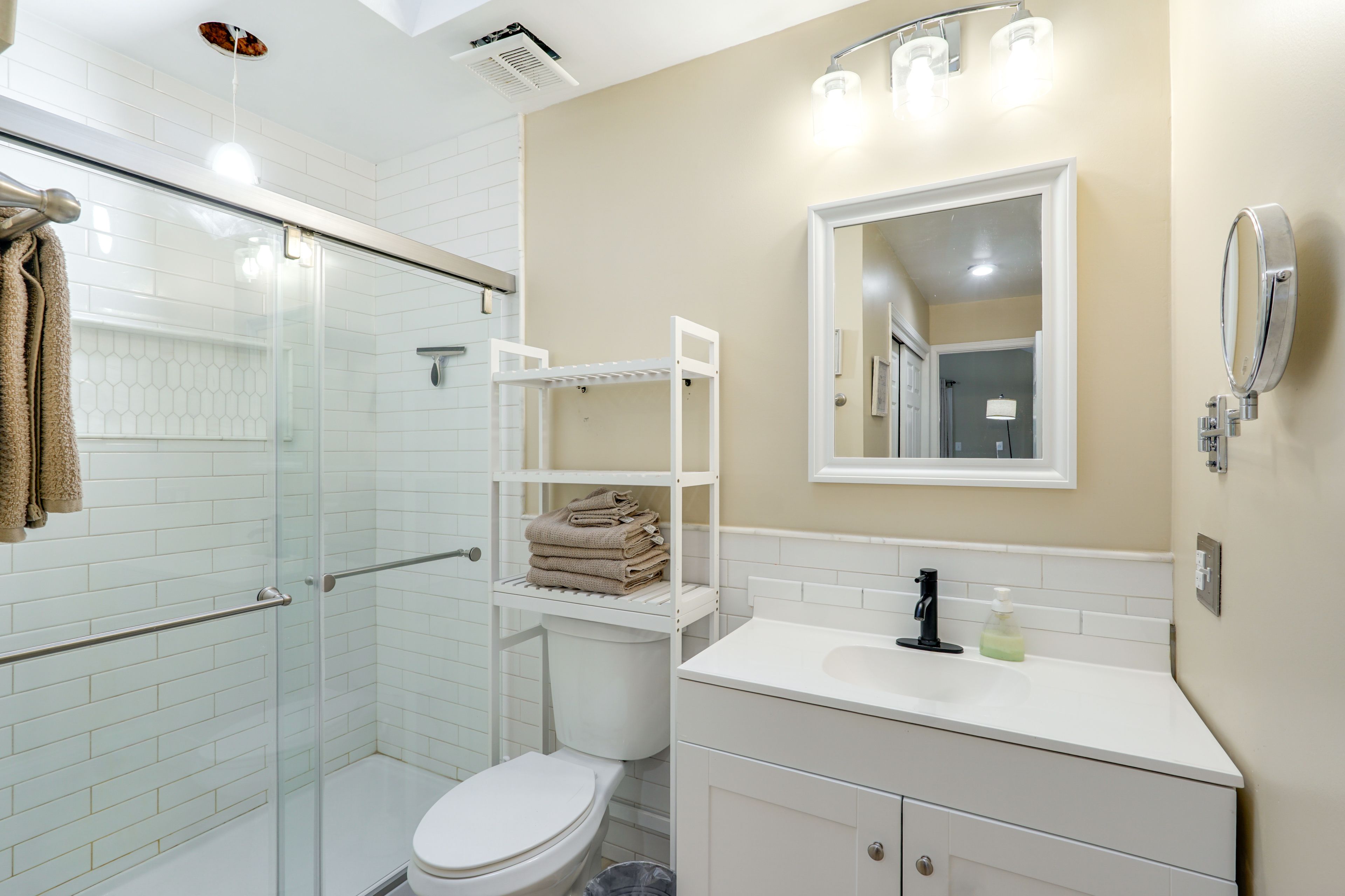 Full Bathroom | Main Level