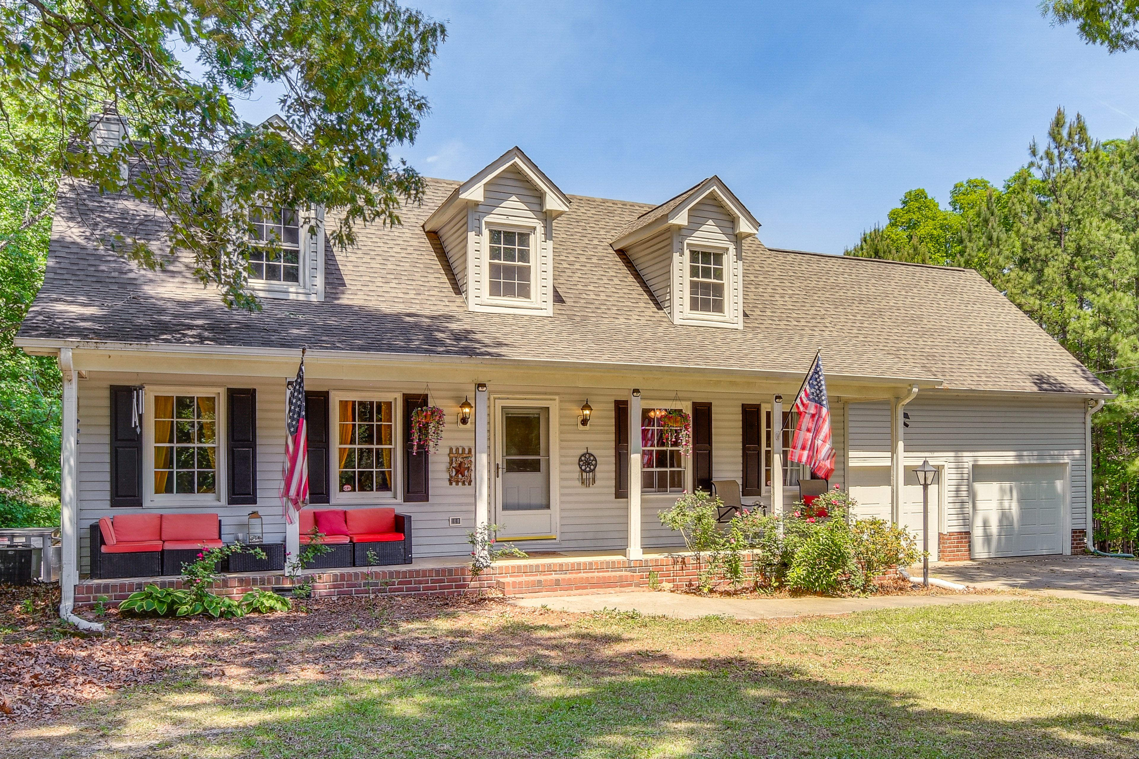 Sanford Vacation Rental | 3BR | 2.5BA | 2,000 Sq Ft