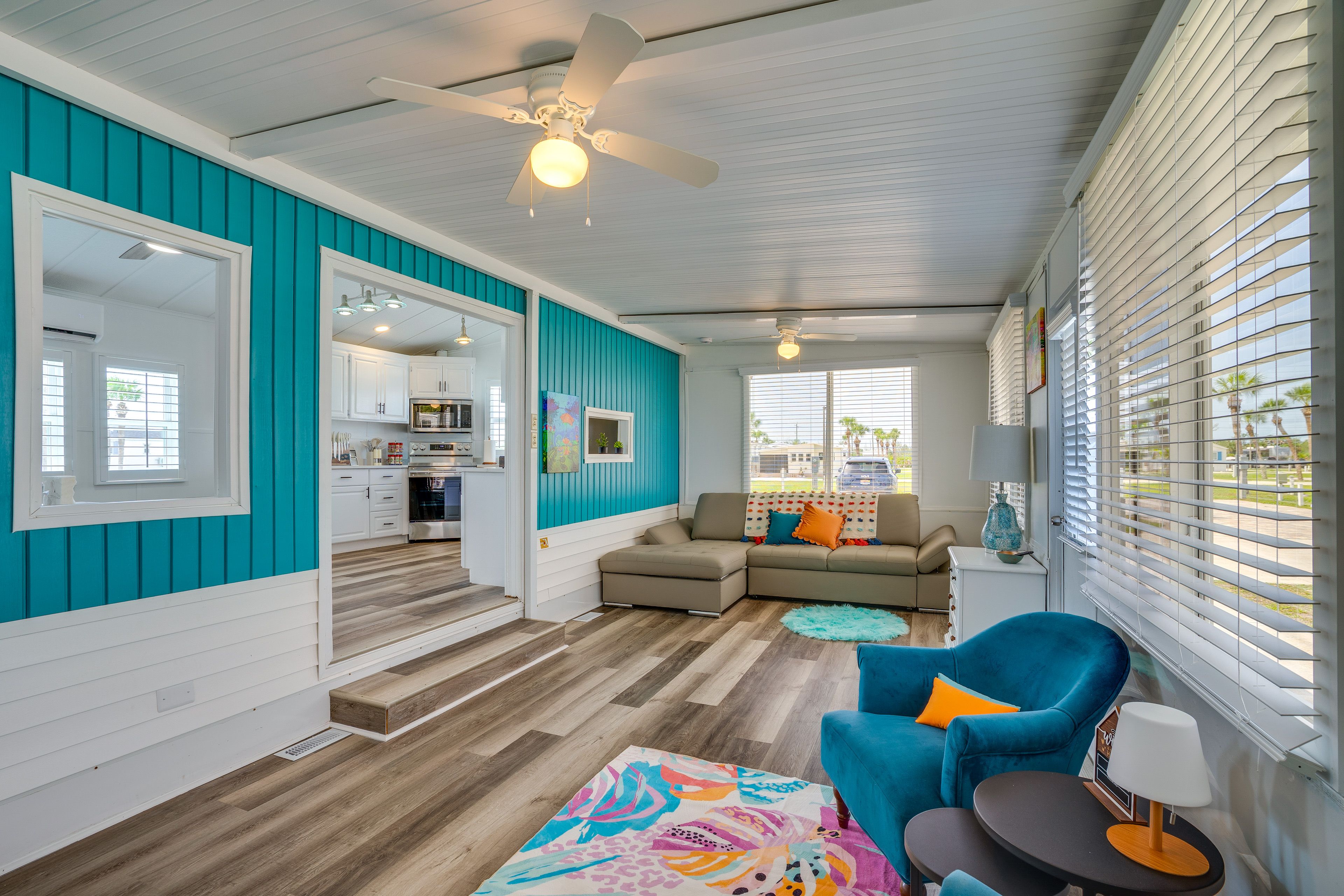 Living Room | Smart TV