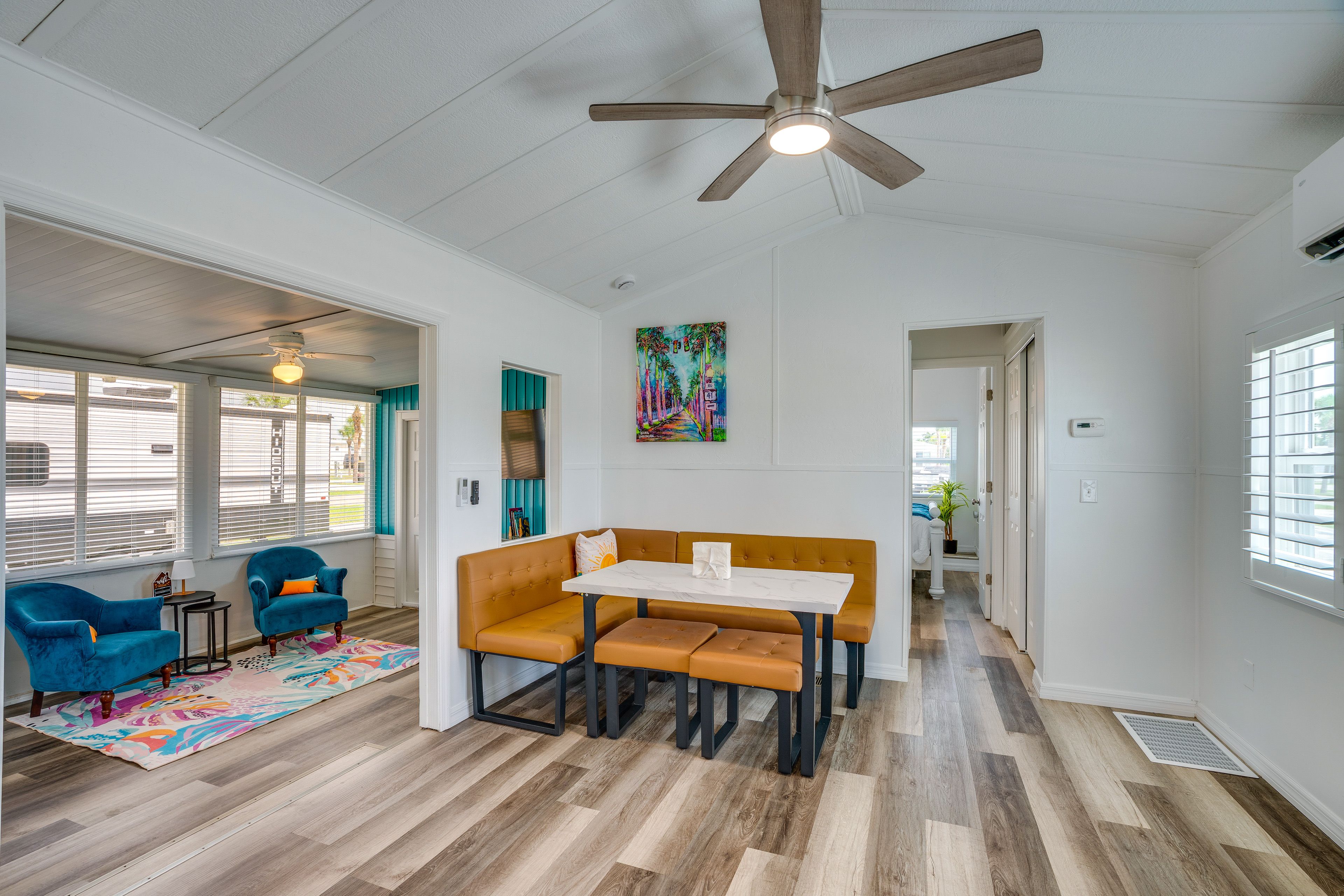 Dining Area | Dishware/Flatware Provided