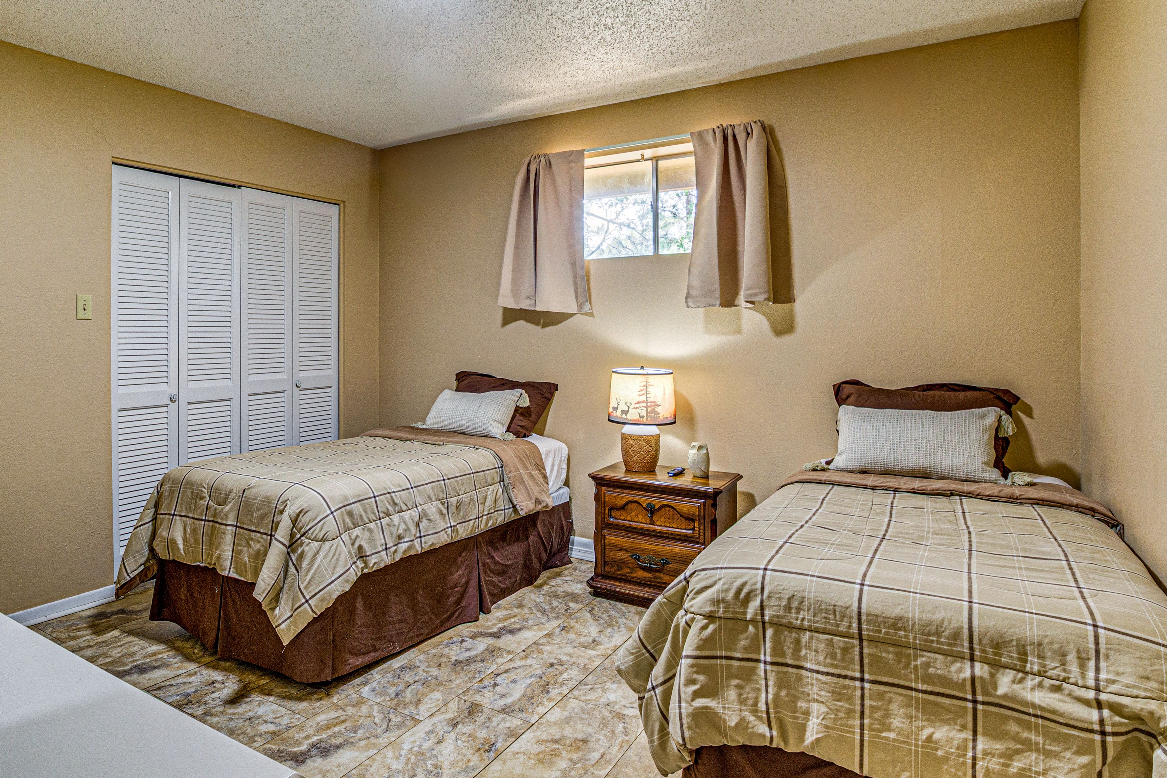 Bedroom 3 | 2 Twin Beds | 1st Floor