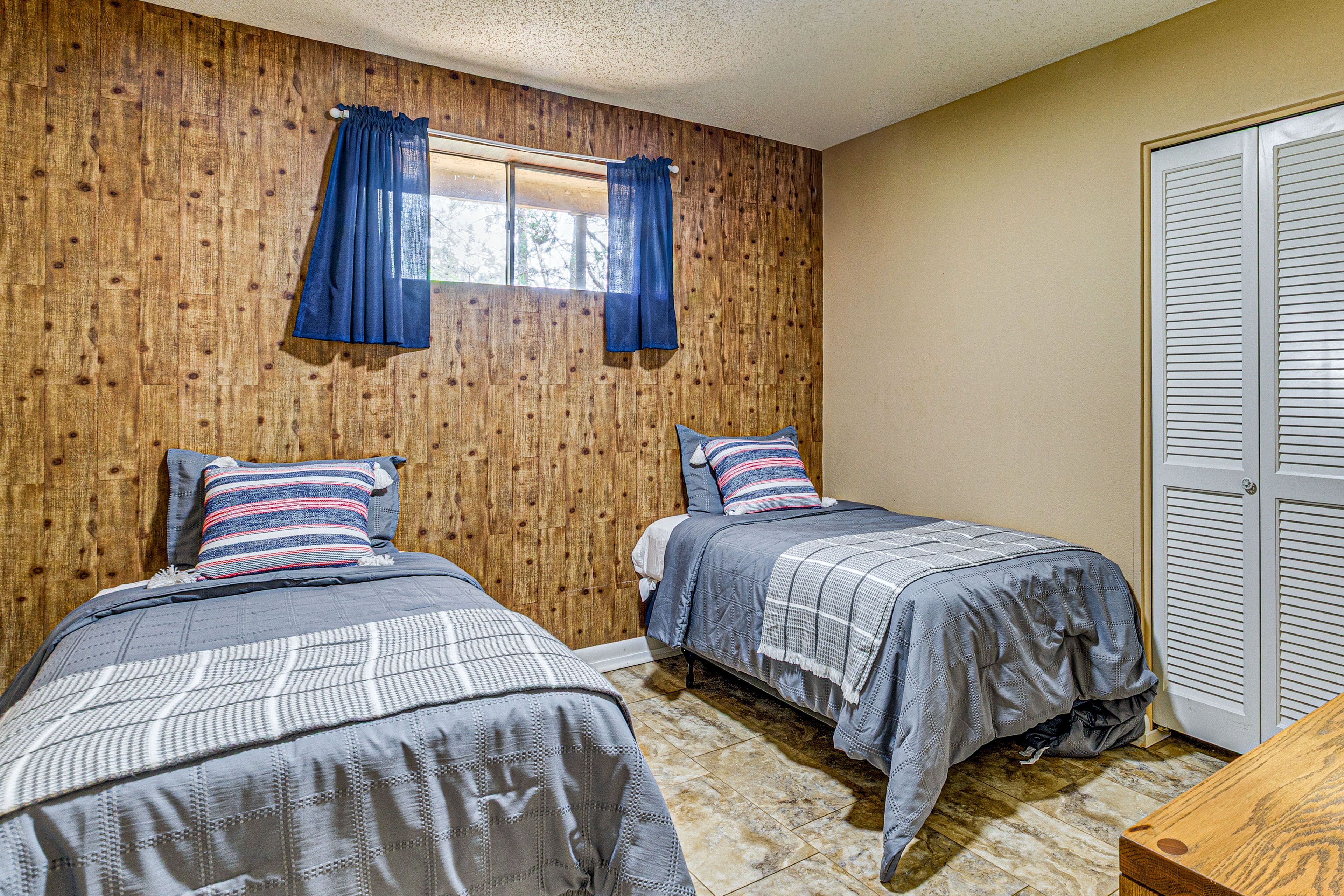 Bedroom 4 | 2 Twin Beds | 1st Floor