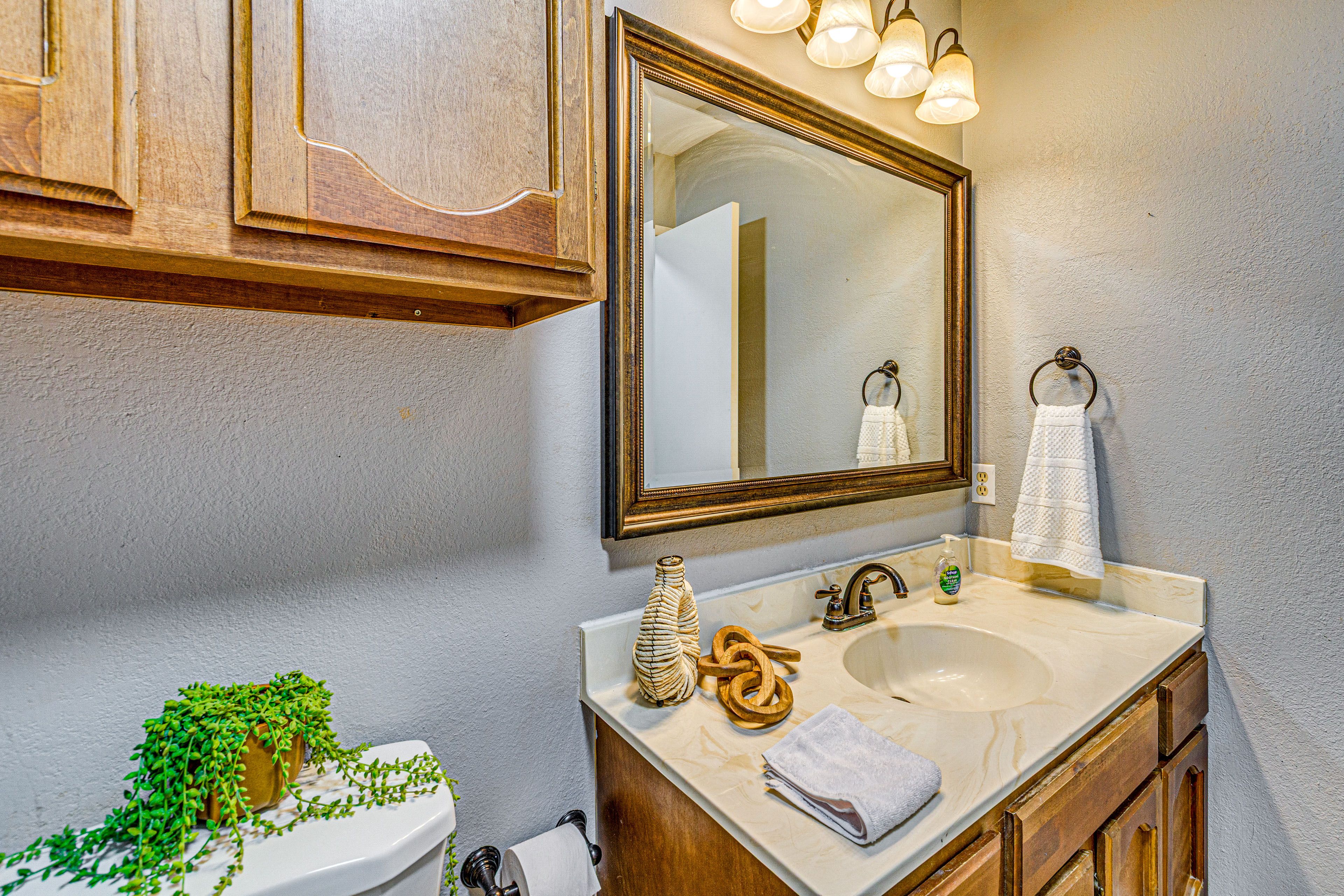 Bathroom | 1st Floor