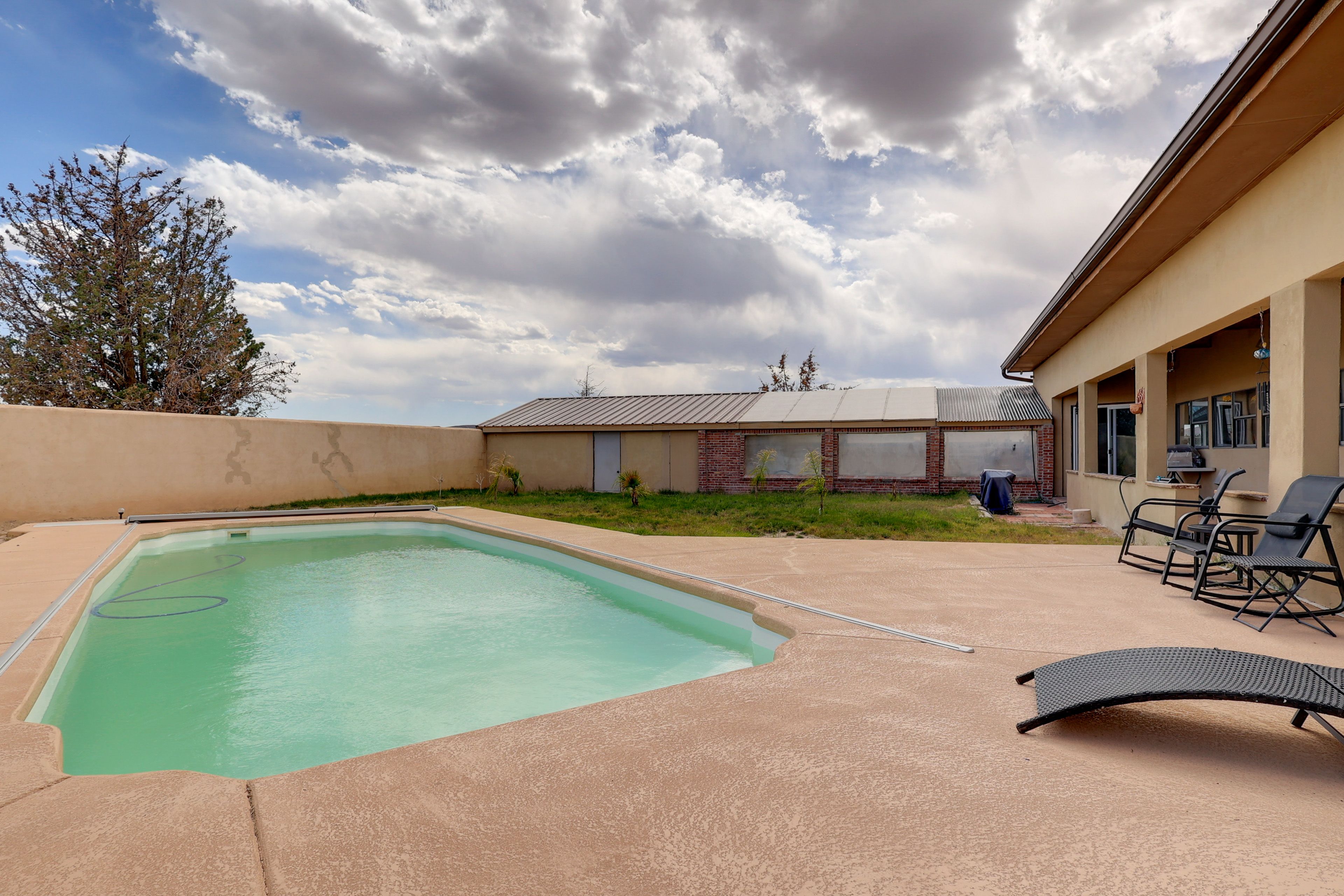 Truth Or Consequences Vacation Rental | 2BR | 1BA | 3,000 Sq Ft