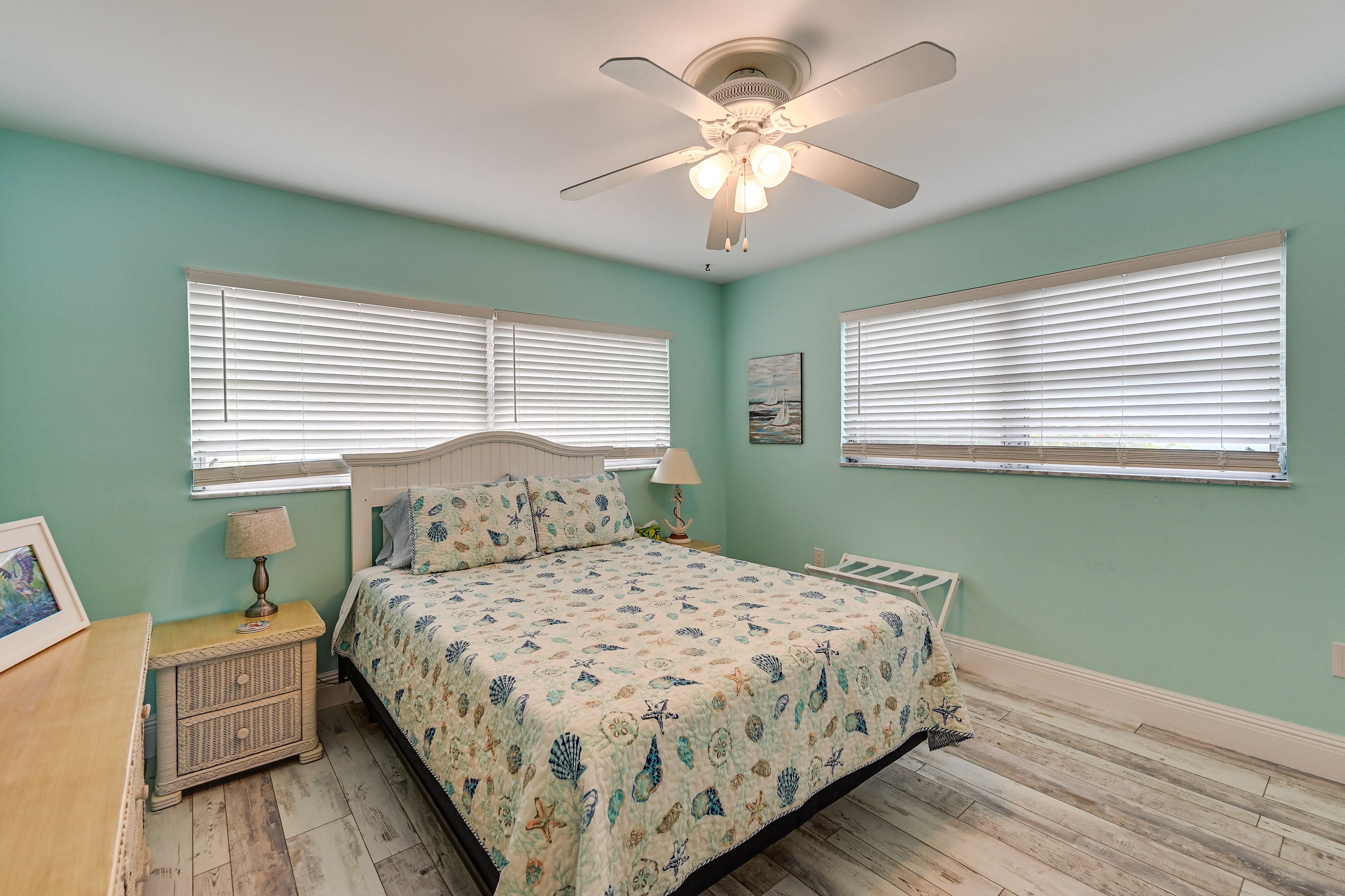 Bedroom 3 | Queen Bed