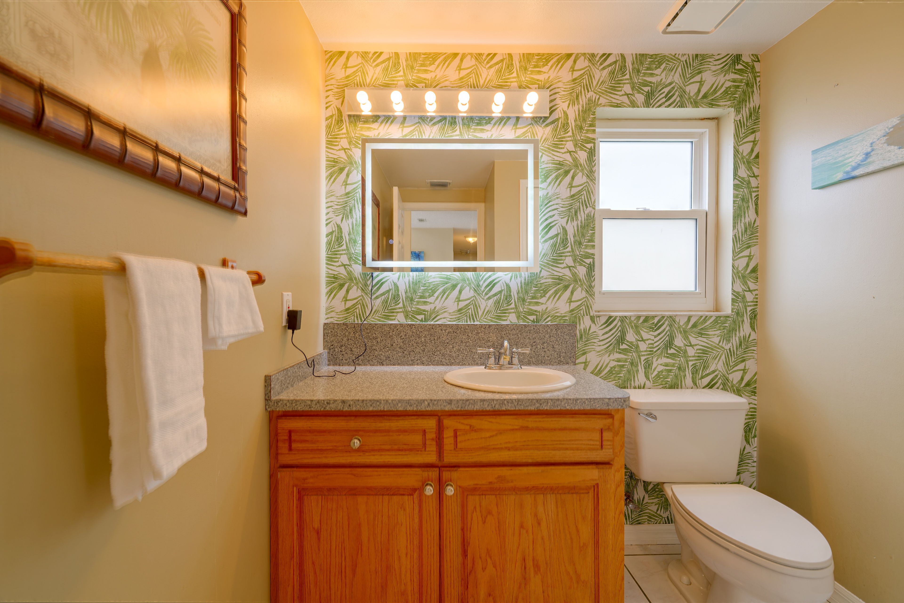 Half Bathroom | 1st Floor