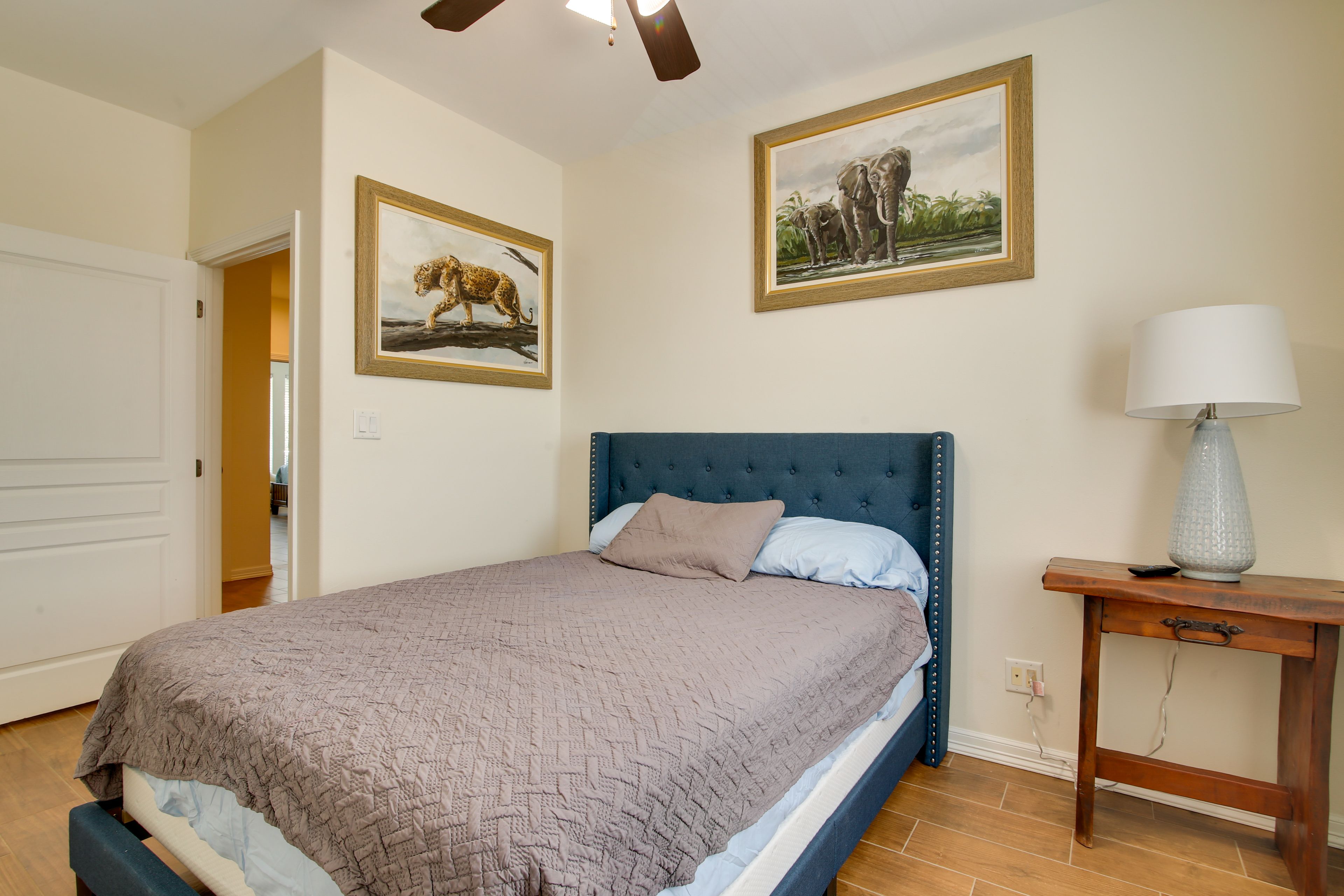Bedroom 2 | Queen Bed | Smart TV | 2nd Floor