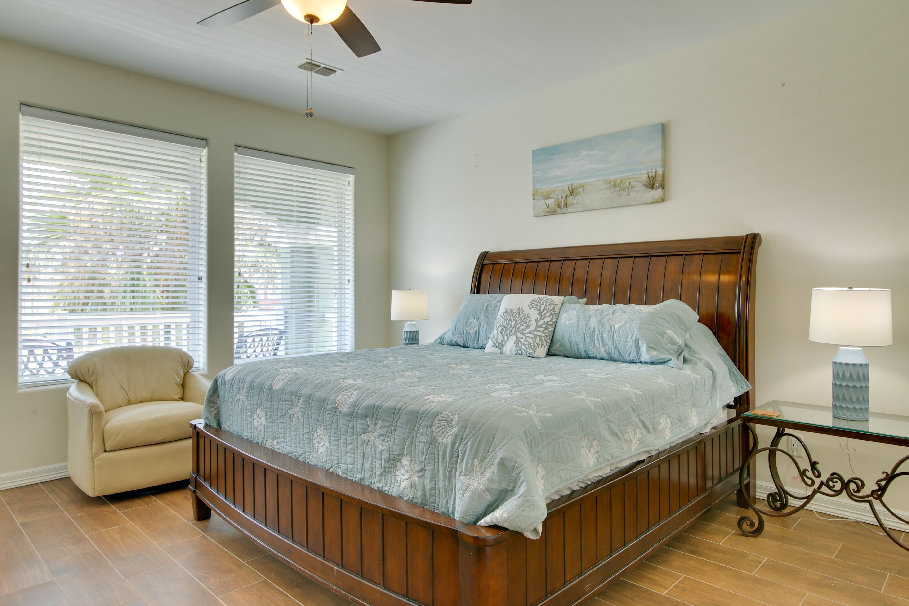Bedroom 1 | King Bed | Smart TV | 2nd Floor